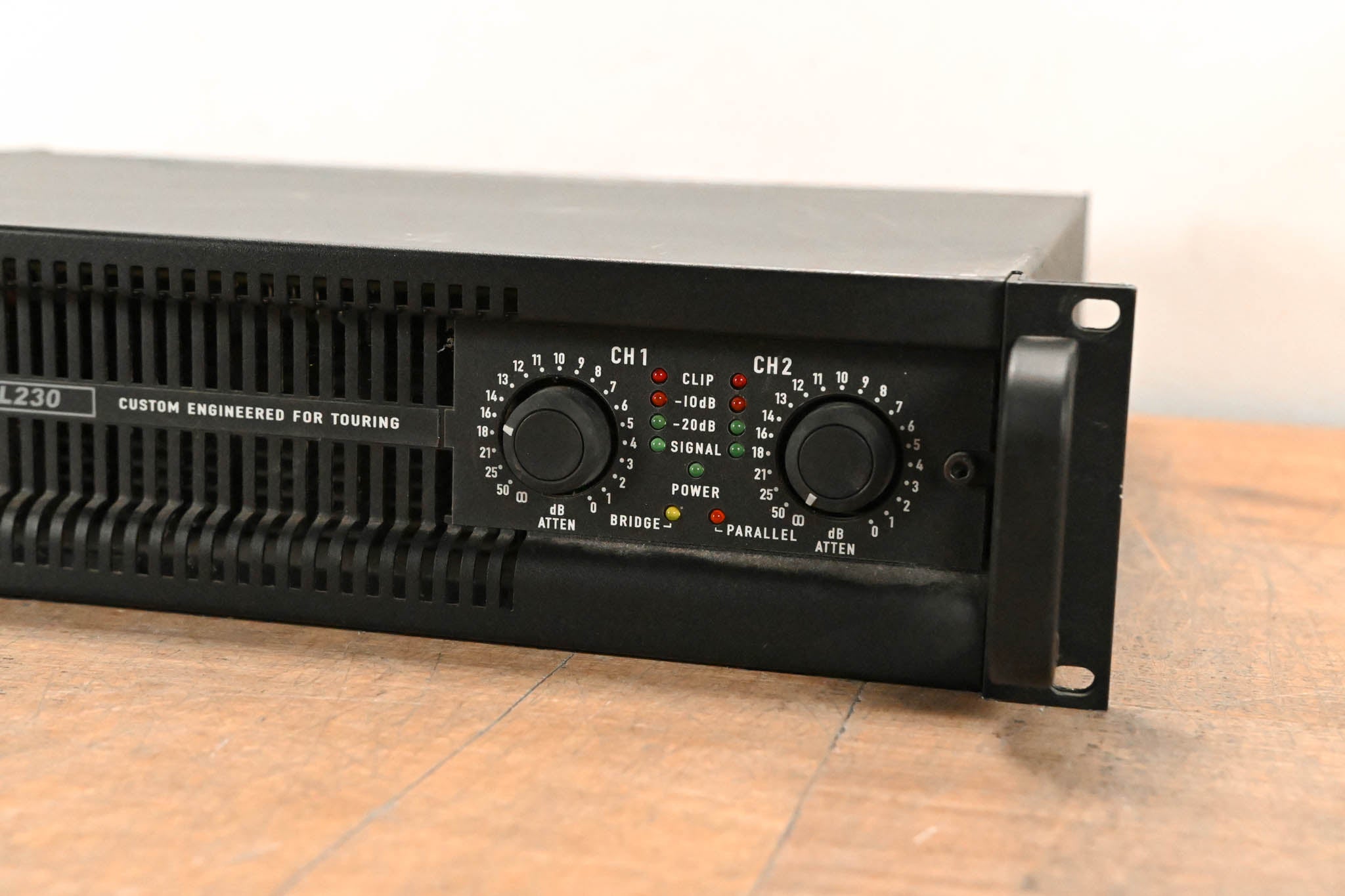 QSC PL230 PowerLight 2 Series 2-Channel 1500W Power Amplifier