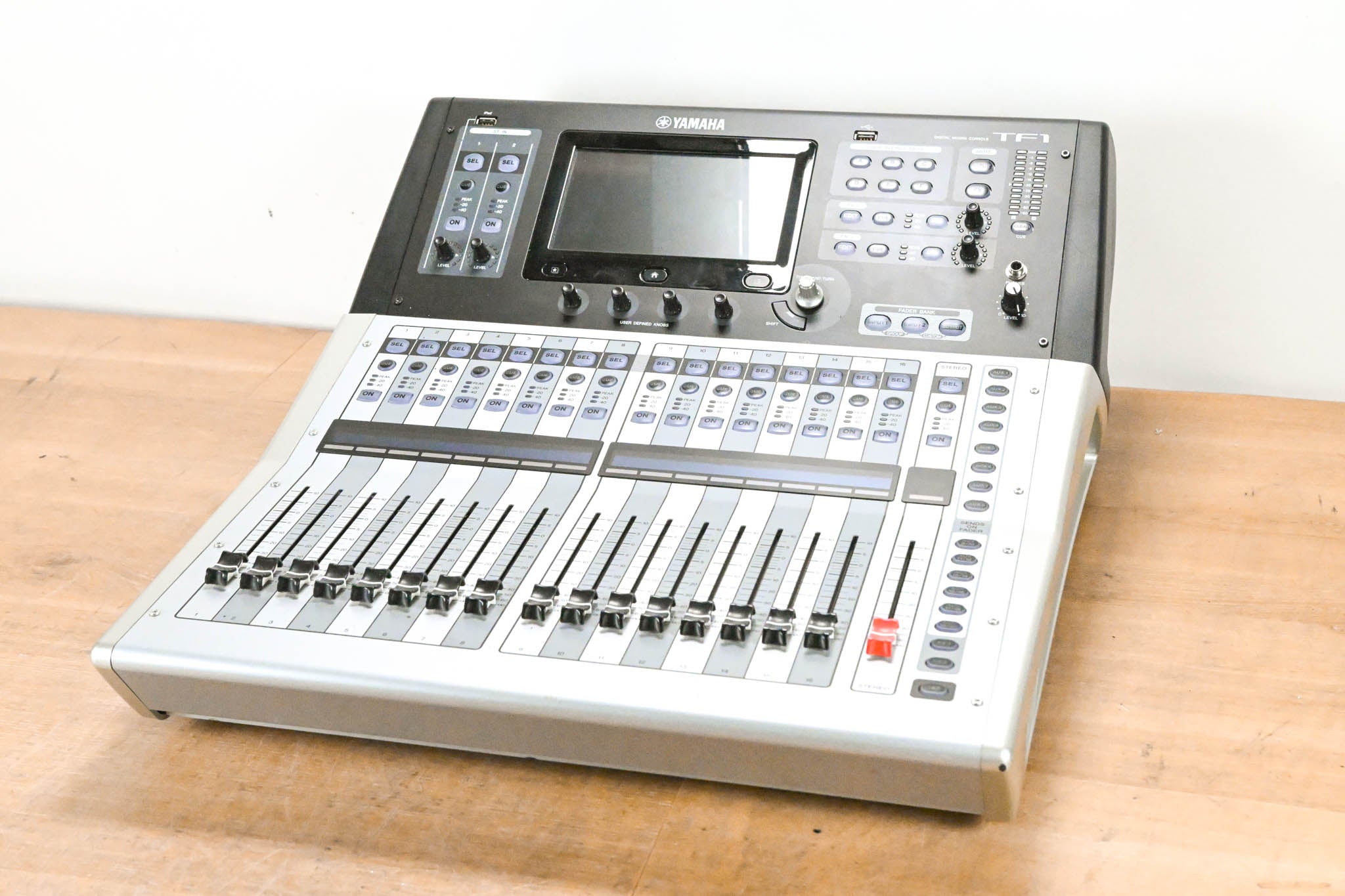 Yamaha TF1 16-Channel Digital Mixing Console