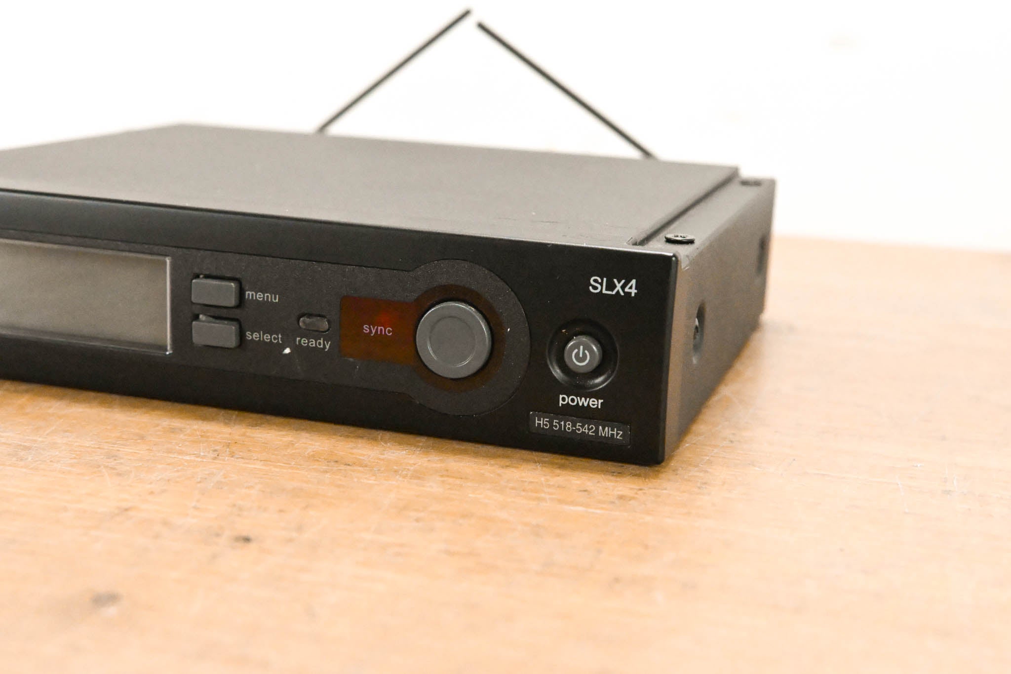 Shure SLX4 Wireless Receiver - H5 Band: 518-542 MHz (NO POWER SUPPLY)