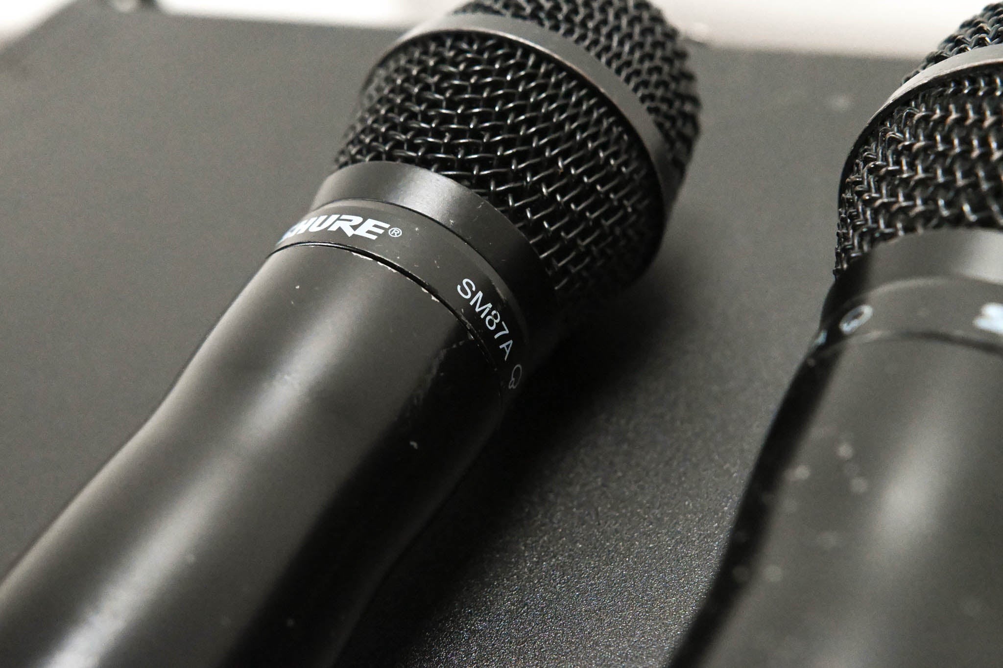 Shure UR4D Wireless Receiver w/ two UR2/SM87A Handheld Transmitters - H4