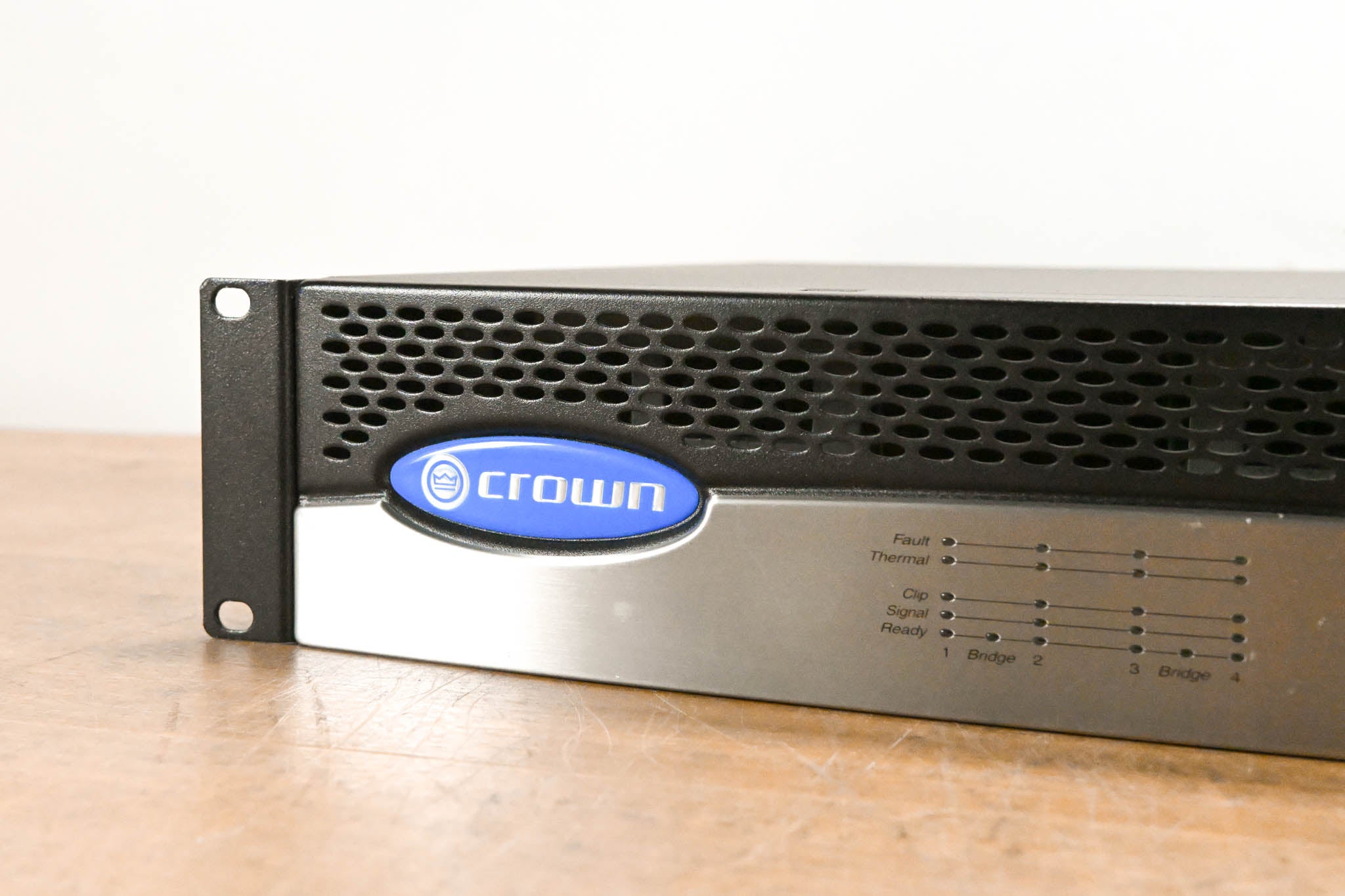 Crown CTs 4200 Four-Channel, 260W Power Amplifier