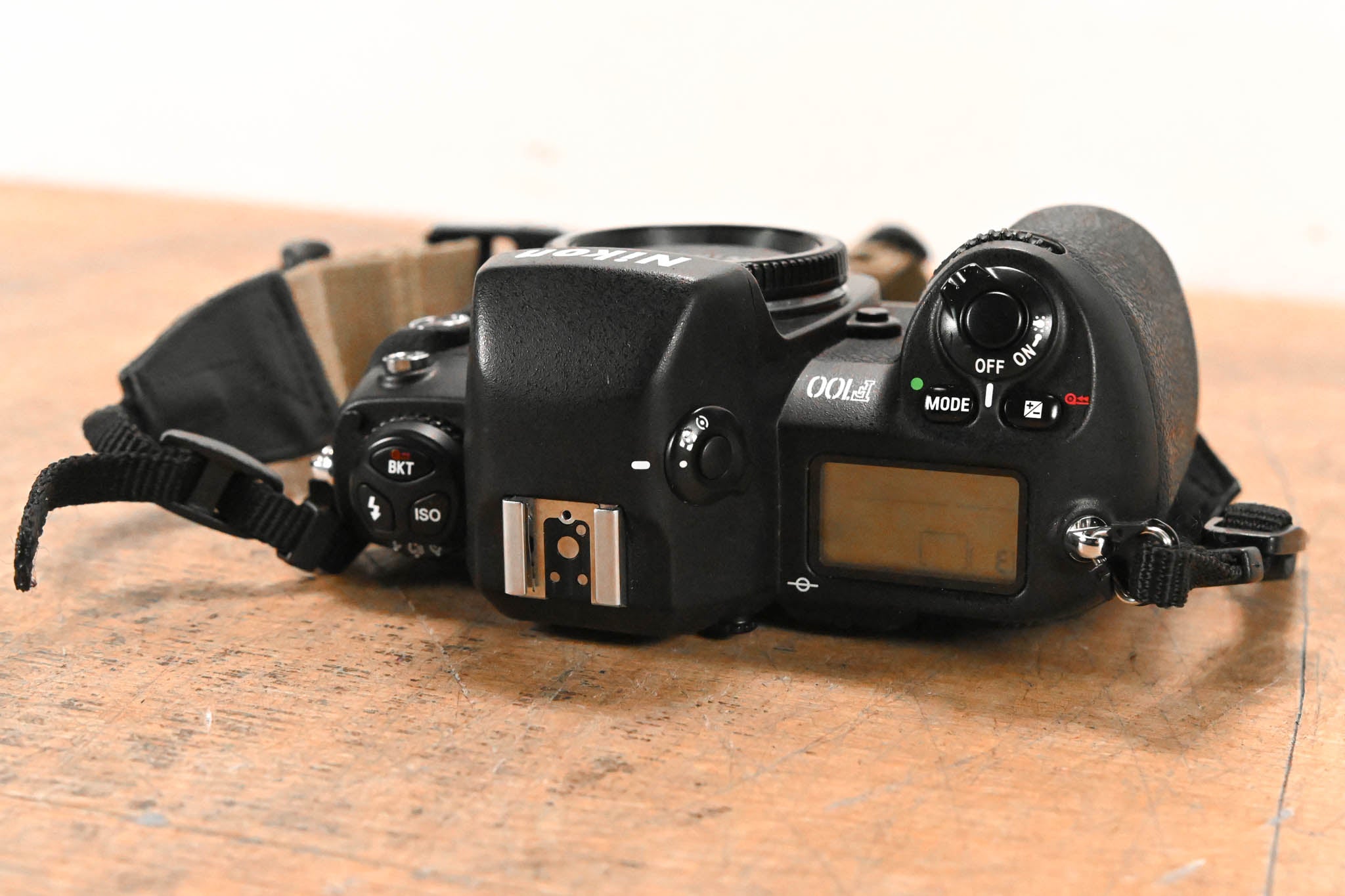 Nikon F100 Black 35mm SLR Film Camera Body with Strap