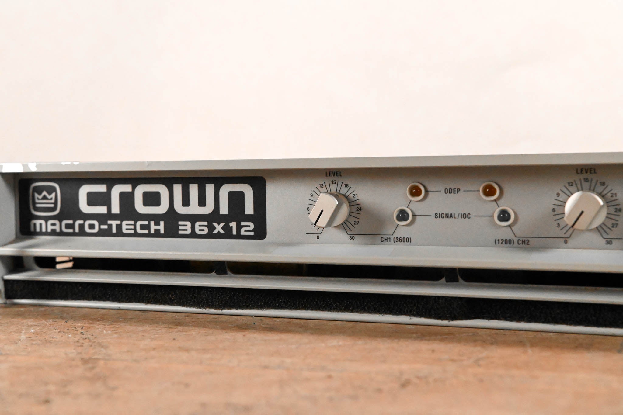 Crown Macro-Tech 36x12 2-Channel Power Amplifier