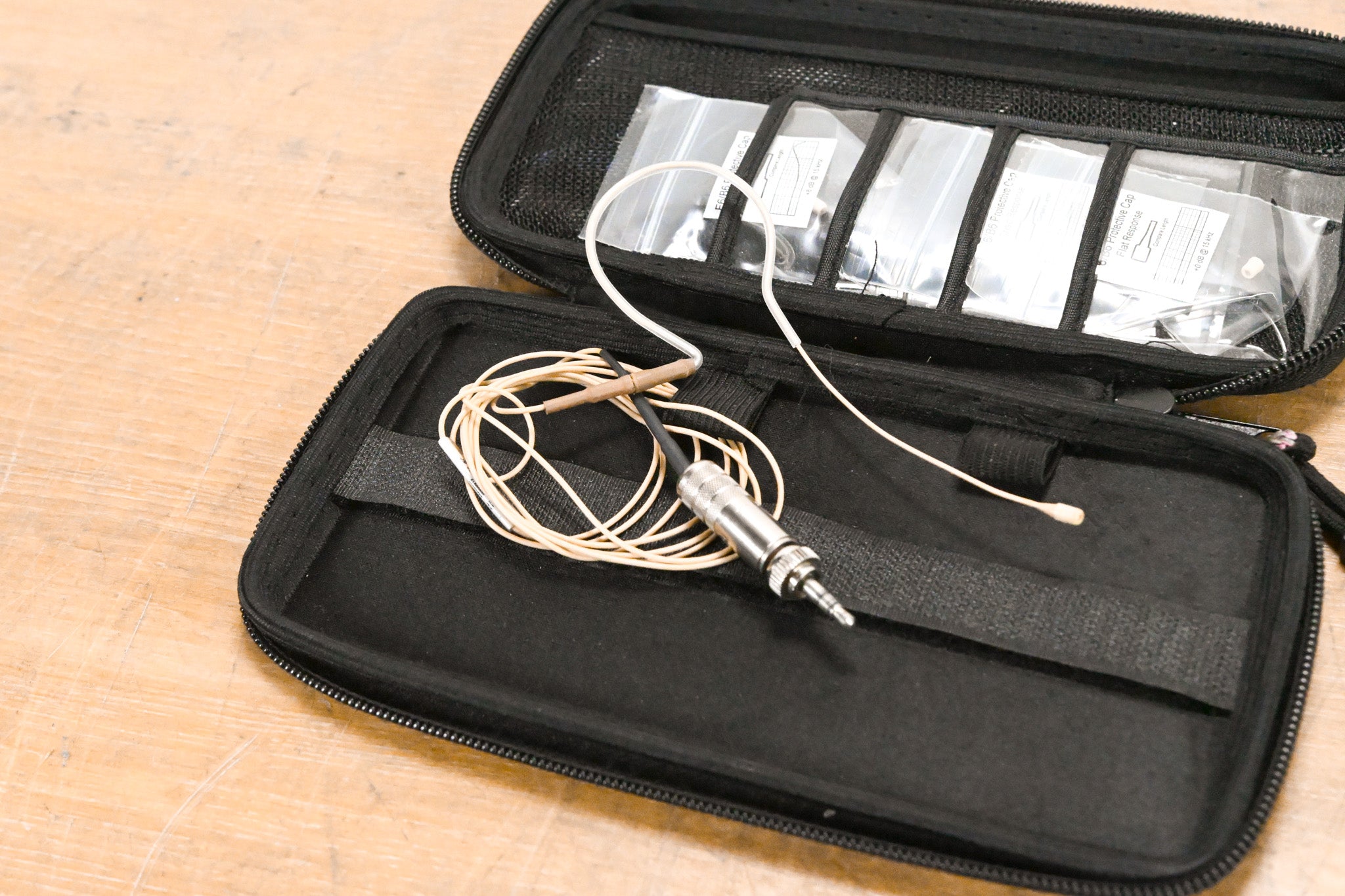 Countryman E6 Omnidirectional Earset Microphone w/ E6CABLEL1SR Cable