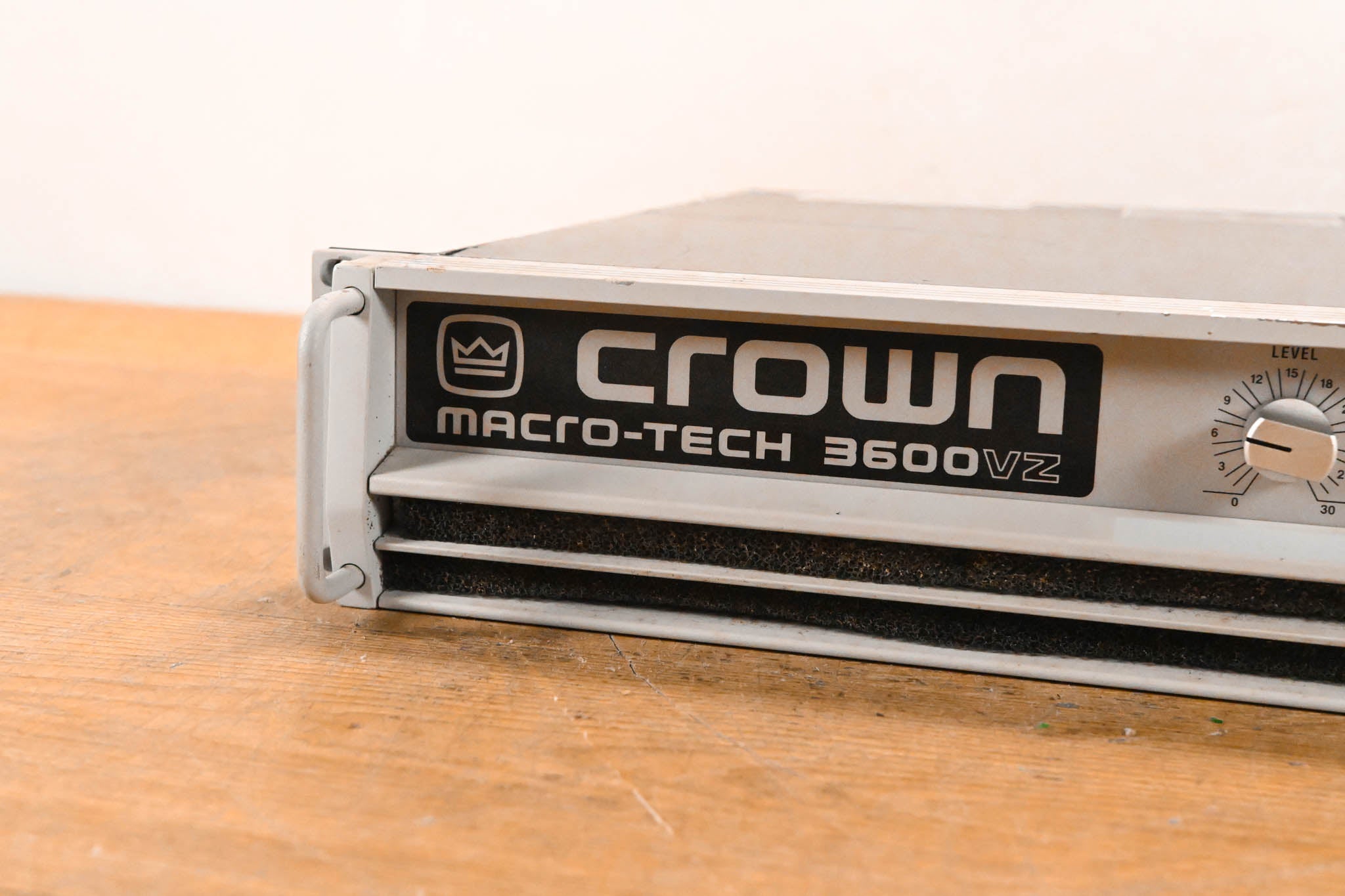 Crown Macro-Tech 3600VZ 2-Channel Power Amplifier