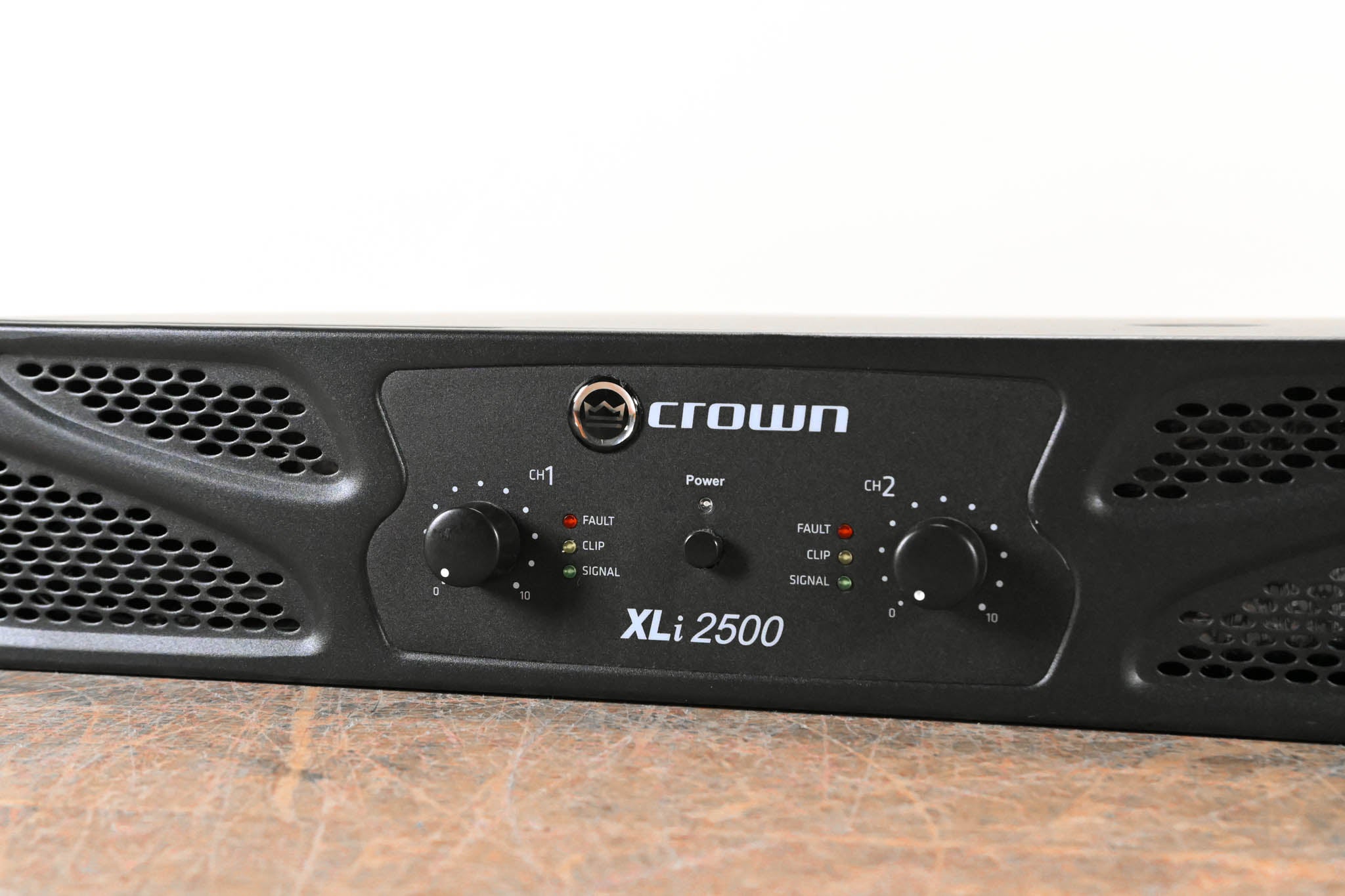 Crown XLi 2500 Two-channel, 750W @ 4 Ohms Power Amplifier