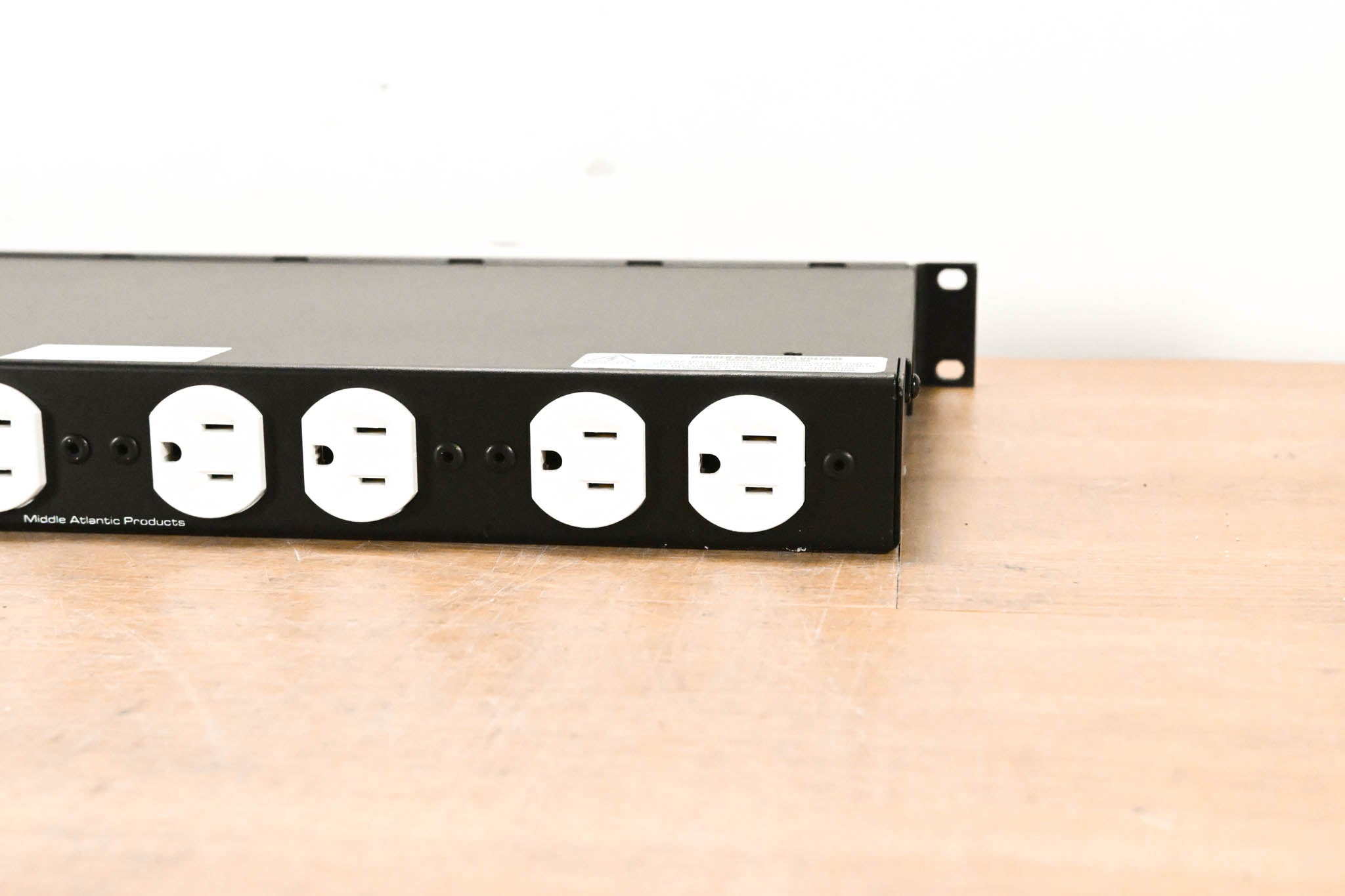 Middle Atlantic PD-915R-PL 9-Outlet Rackmount Power Distribution Unit
