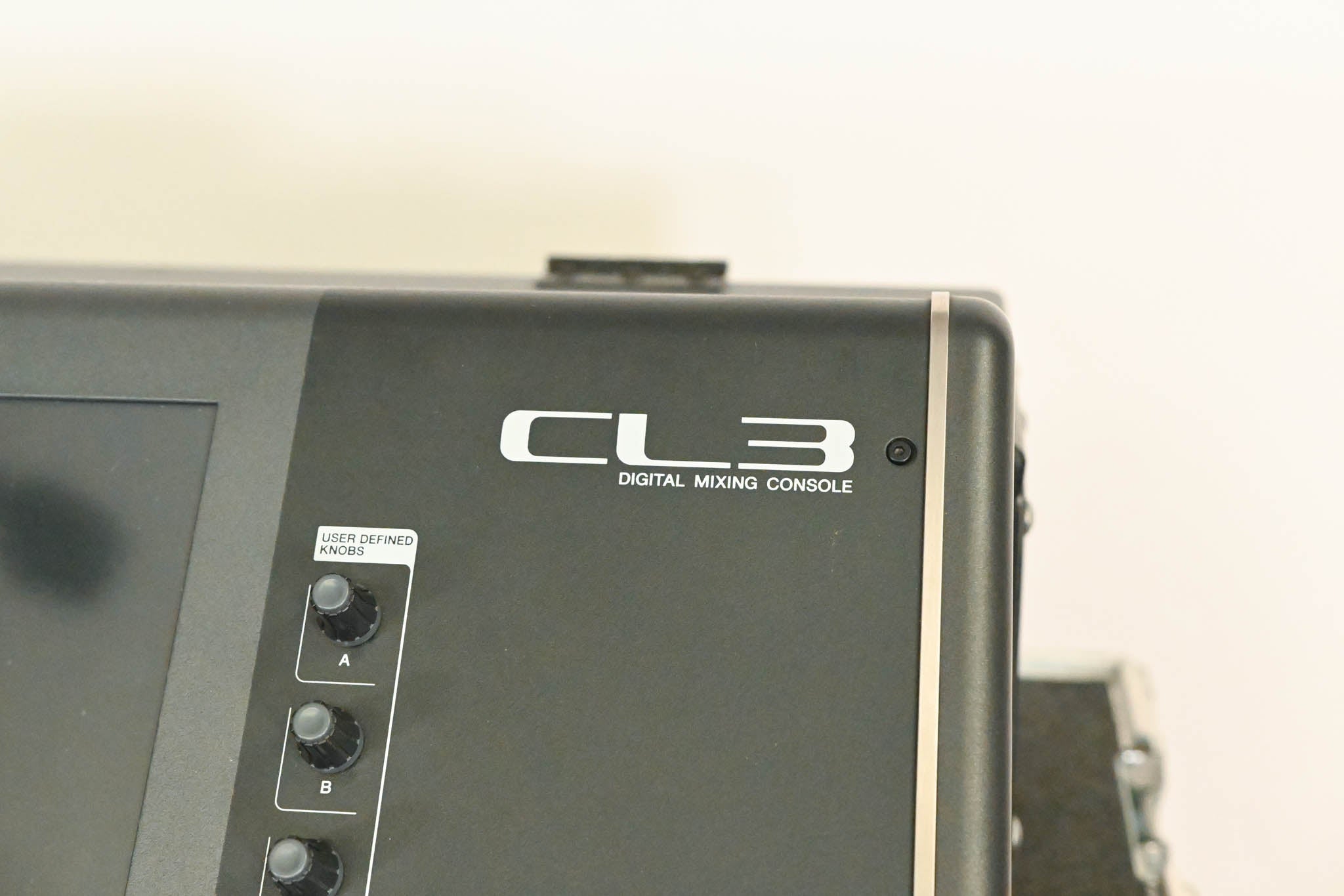 Yamaha CL3 Digital Audio Mixing Console with Road Case