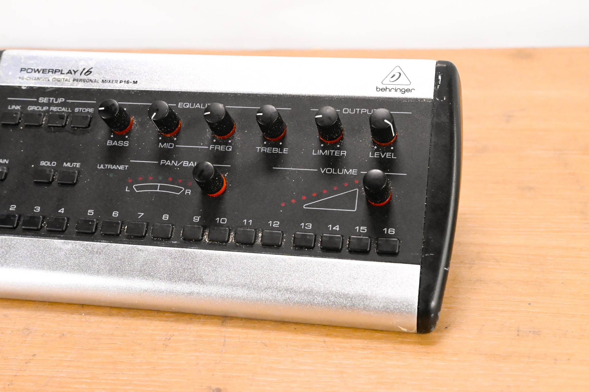 Behringer Powerplay P16-M 16-Channel Digital Personal Mixer