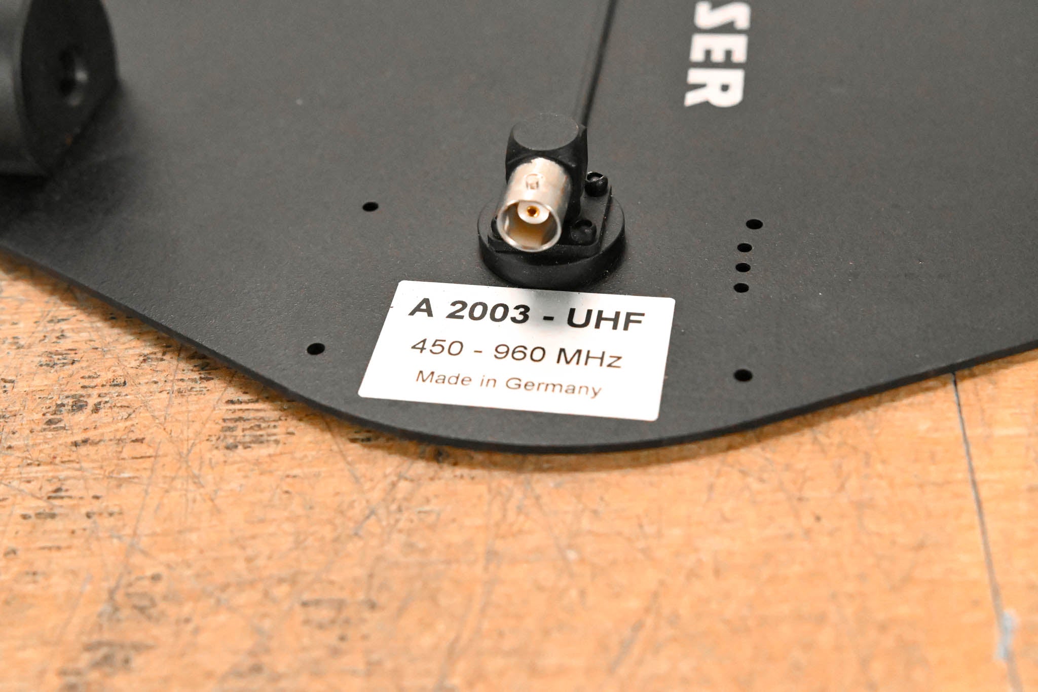 Sennheiser A 2003-UHF Passive Directional Antenna