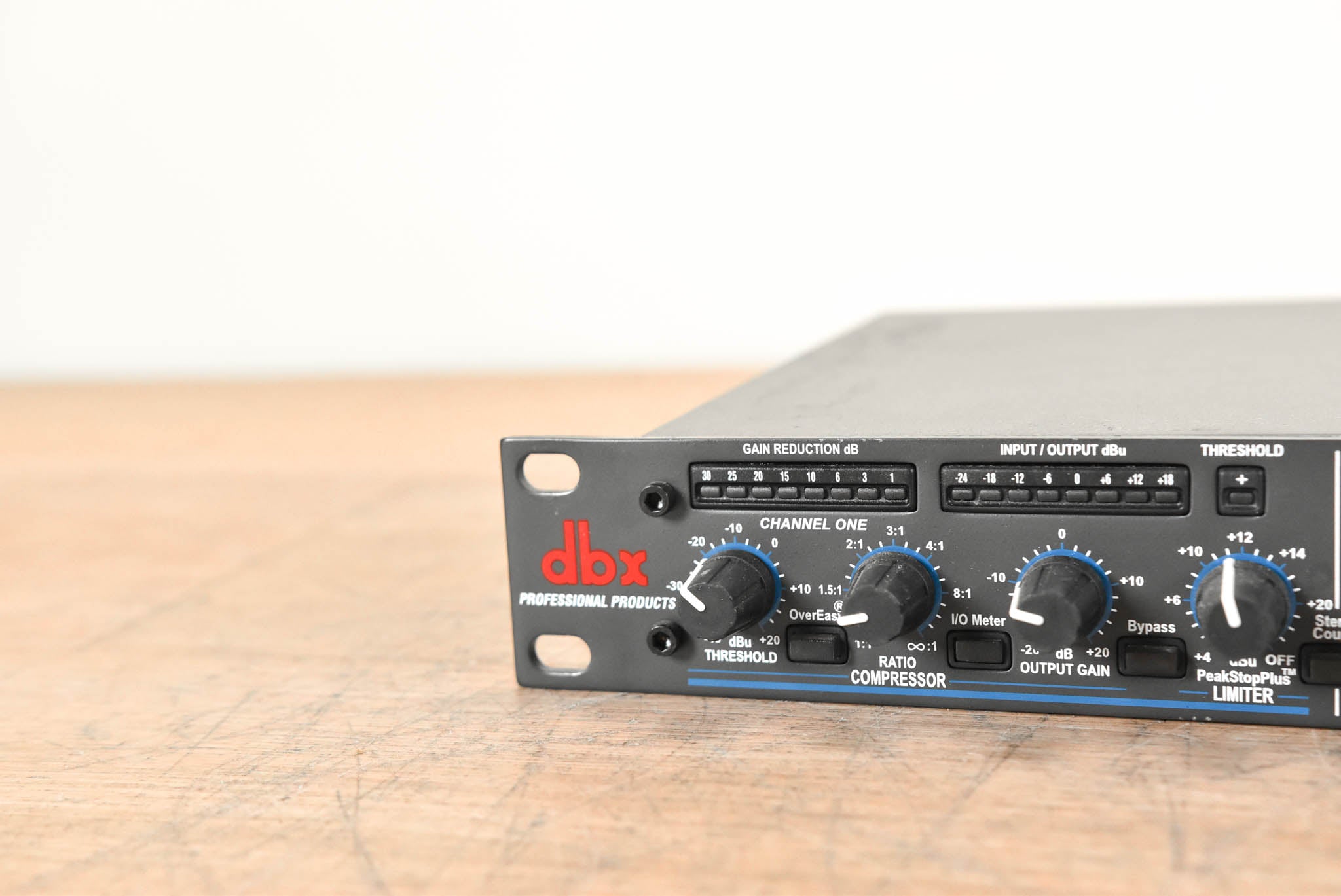 dbx 1046 Quad Compressor/Limiter