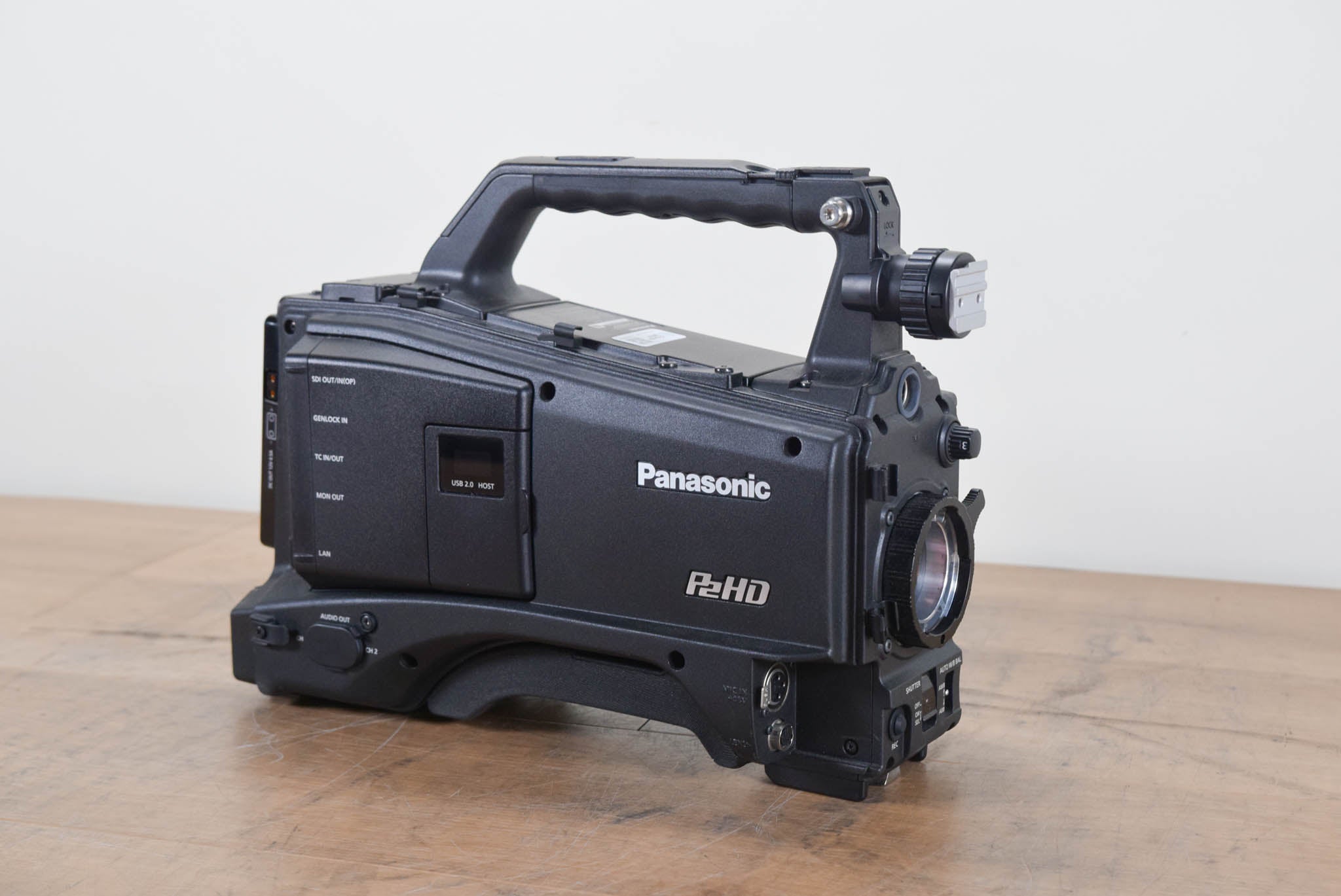 Panasonic AG-HPX600P P2 HD Shoulder-Mount Camcorder