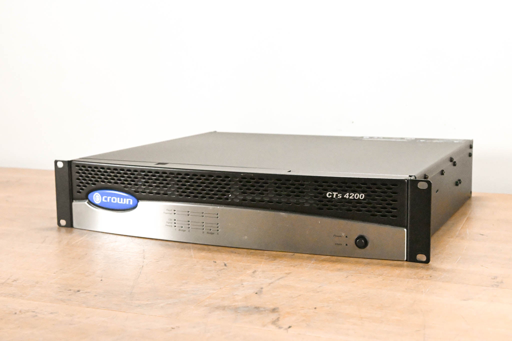 Crown CTs 4200 Four-Channel, 260W Power Amplifier