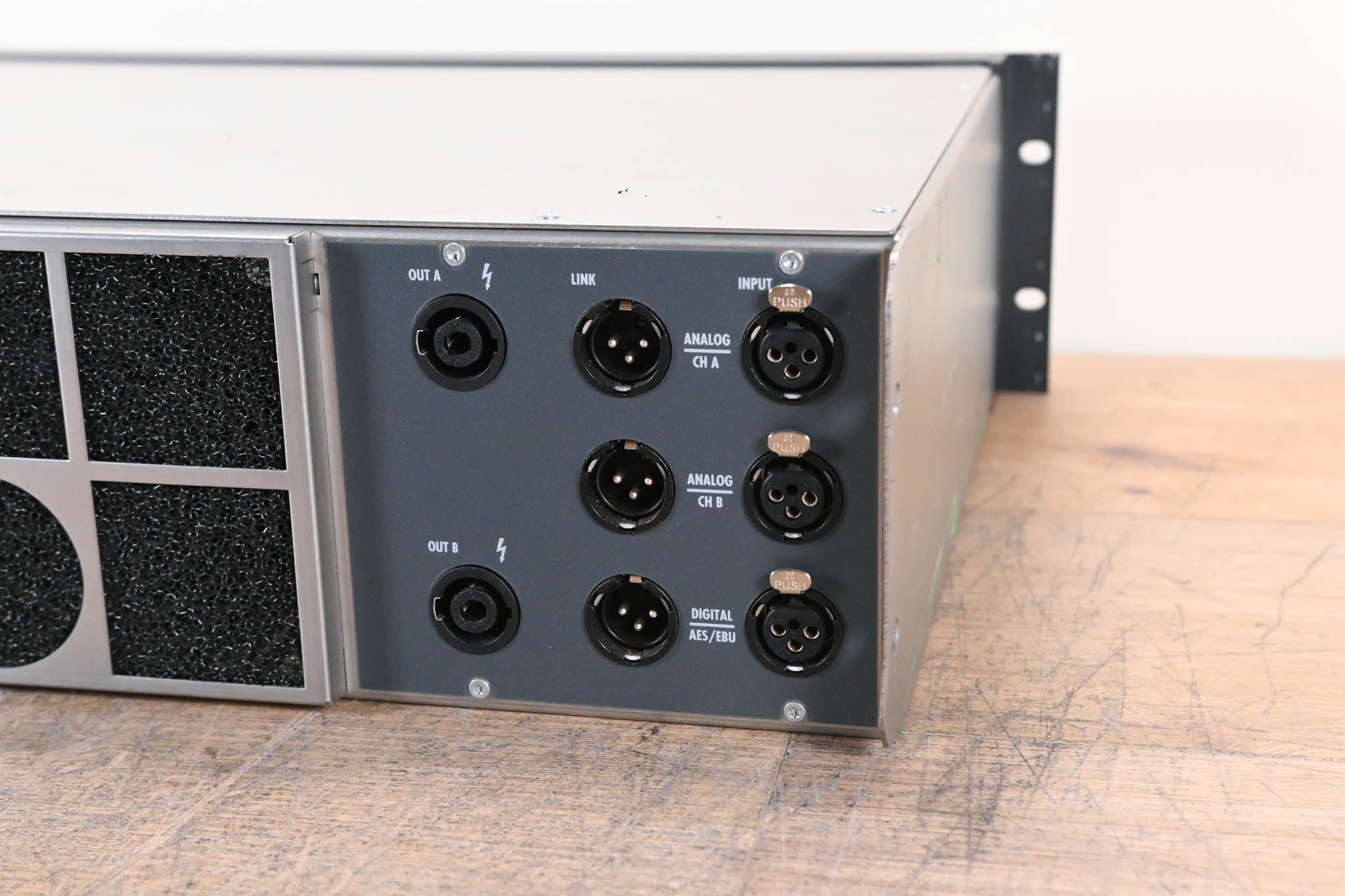 d&b audiotechnik D12 Dual-Channel Power Amplifier