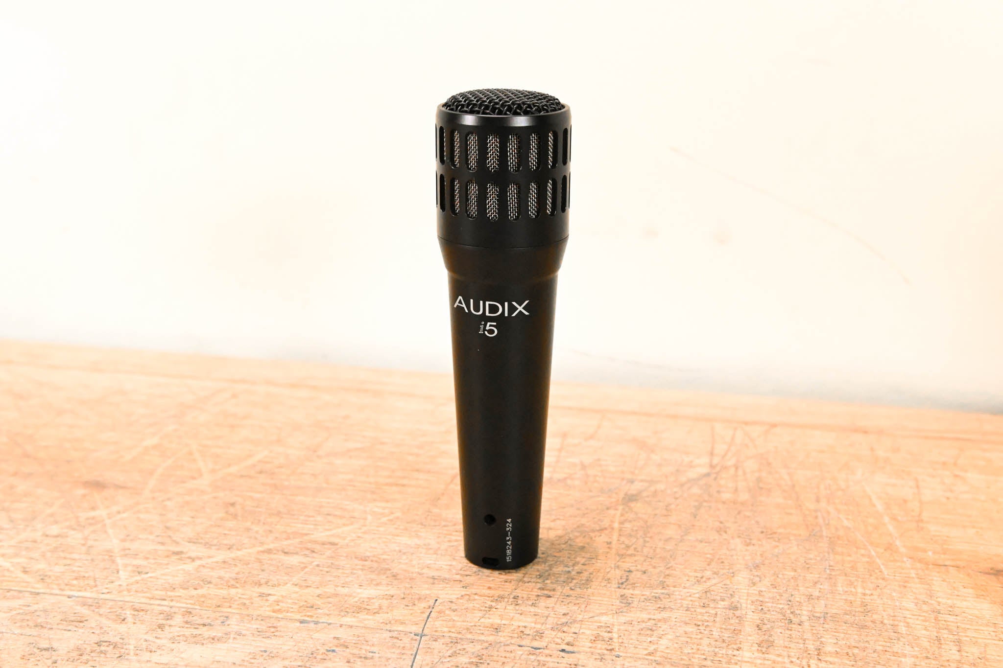 Audix i5 Cardioid Dynamic Instrument Microphone w/ CabGrabber Mic Clamp