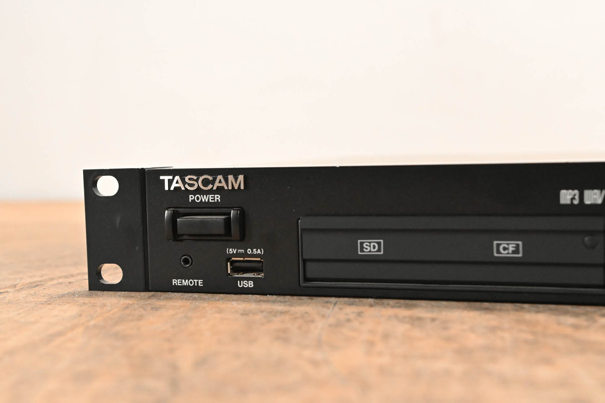 TASCAM SS-R100 Solid State Digital Digital Audio Recorder