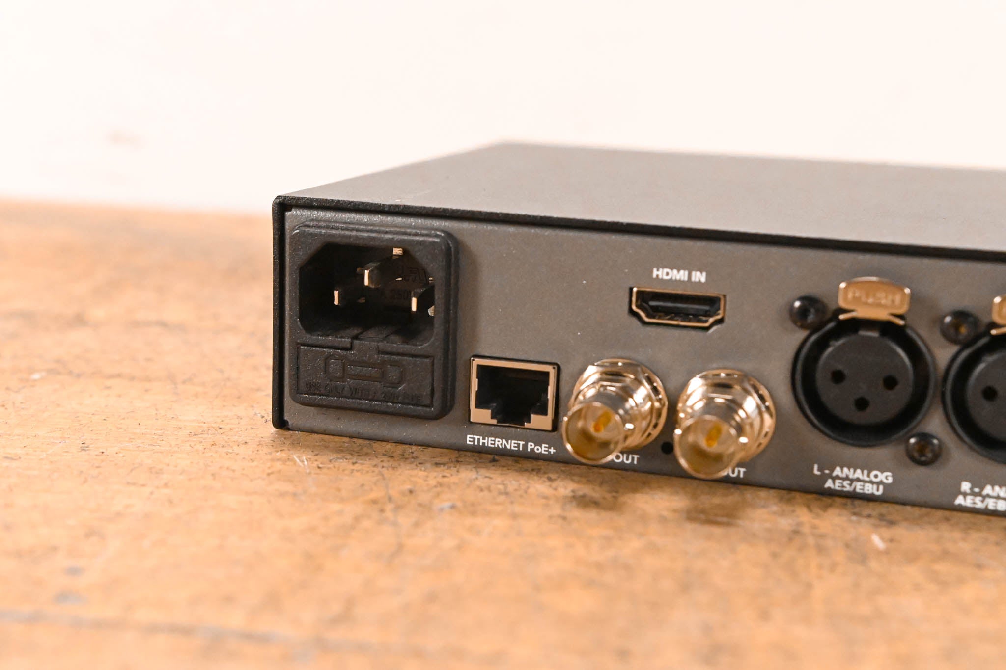 Blackmagic Design Teranex Mini HDMI to SDI 12G w/ Smart Panel