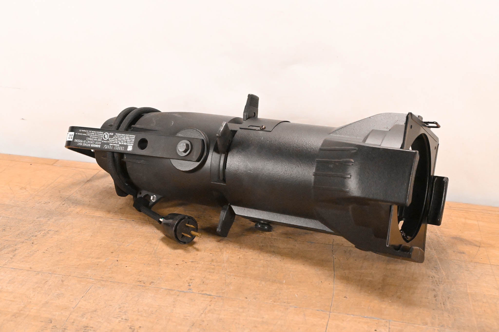 ETC Source Four Jr 25-50 Degree Zoom 575 Ellipsoidal Light