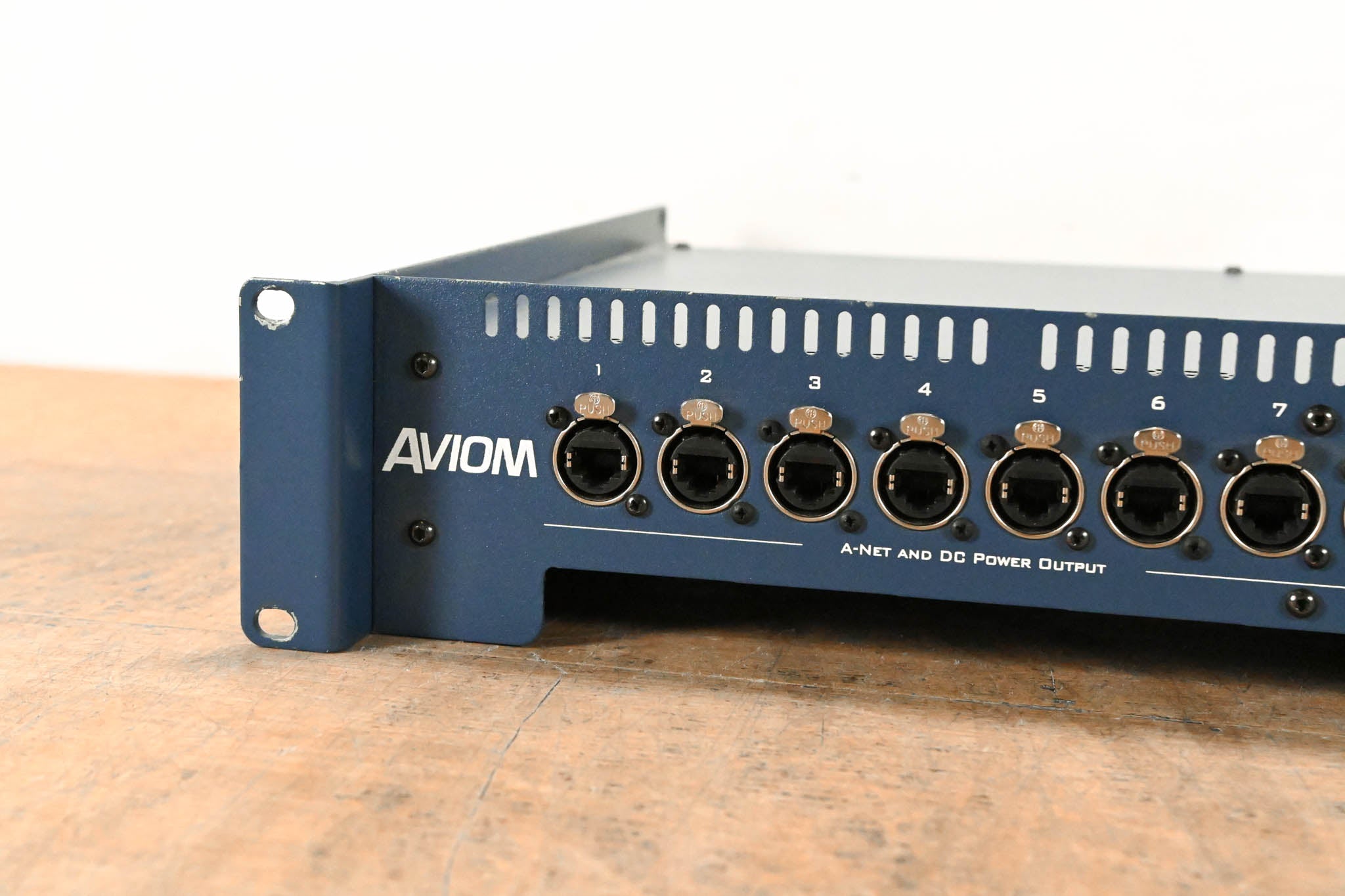Aviom A-16D Pro A-Net Distributor