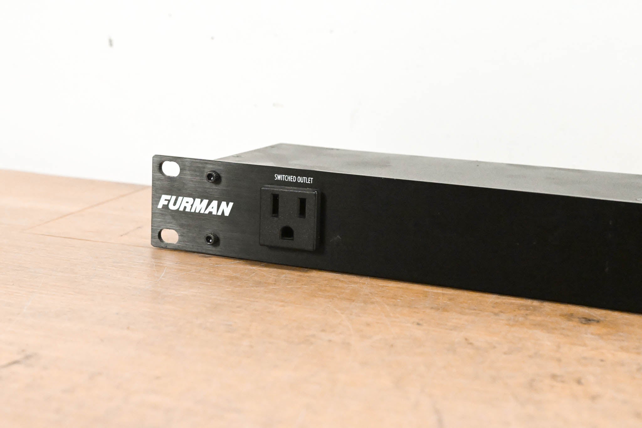 Furman M-8x2 8-Outlet Power Conditioner