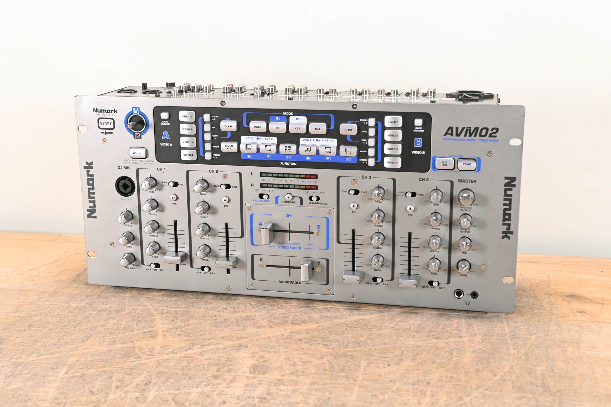 Numark AVM02 Professional Audio/Video Mixer