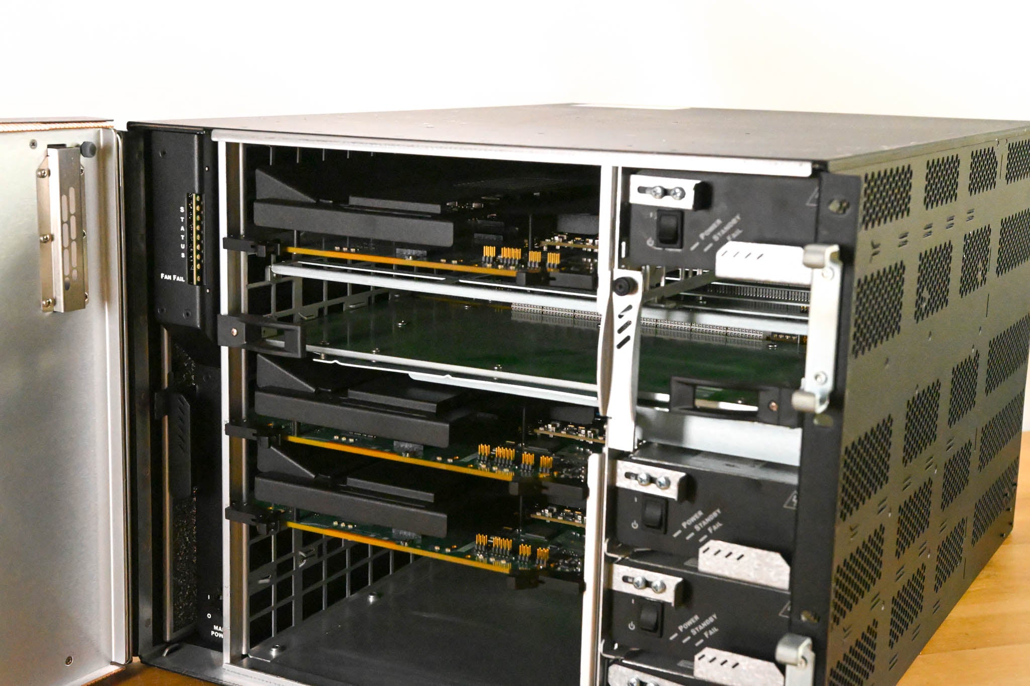 Ross Acuity 8RU Live Production Engine Frame 4 M/E 40x20 I/O