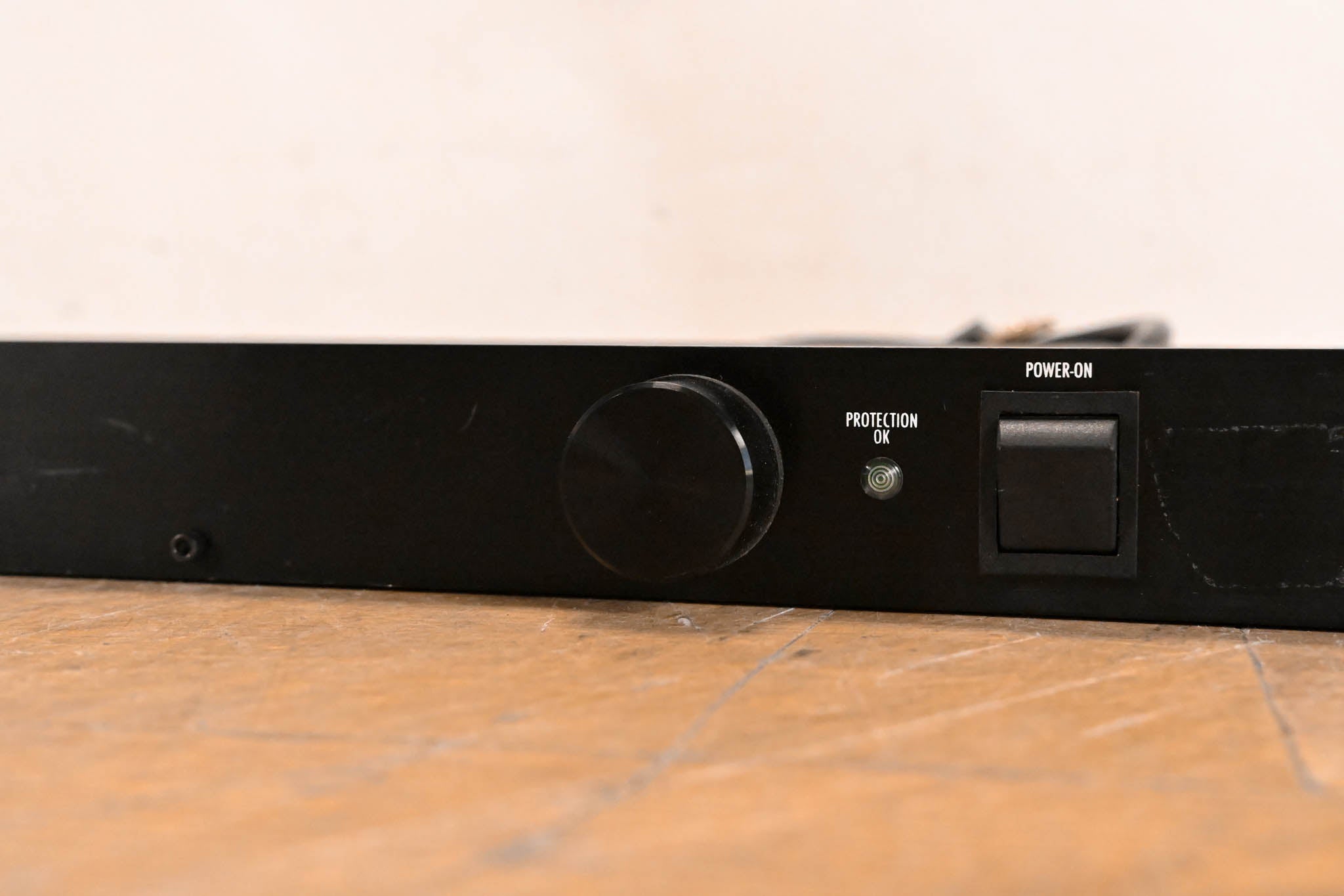 Furman M-8Lx 15A Merit Series Power Conditioner with Lights