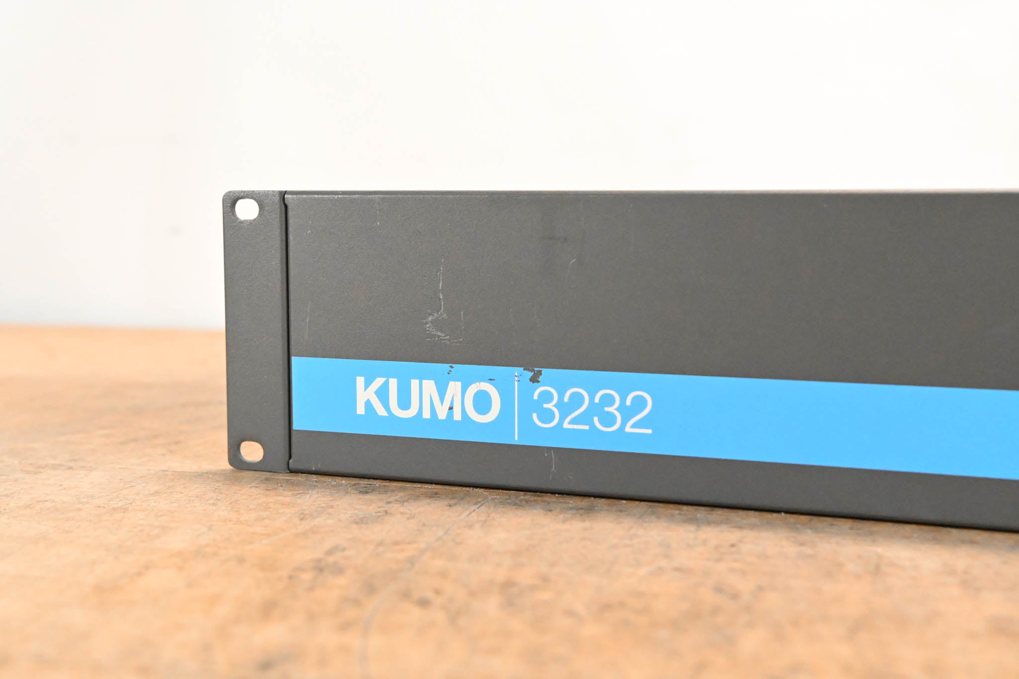 AJA KUMO 3232 2RU Compact 3G-SDI Router with USB