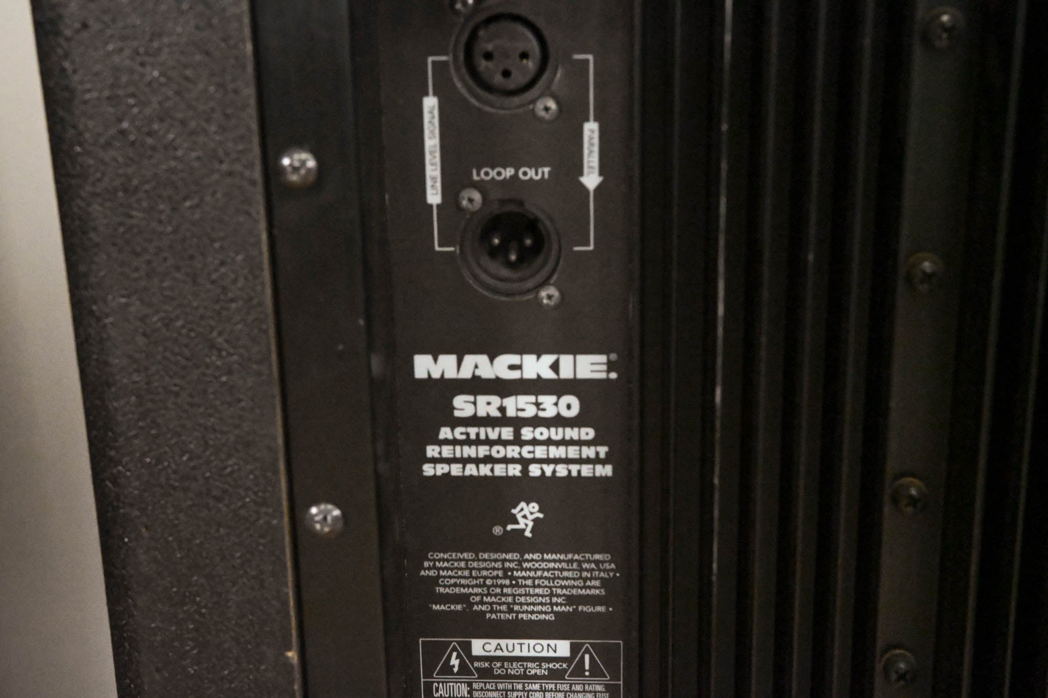 Mackie SR1530 Active 3-Way Sound Reinforcement Speaker (PAIR)