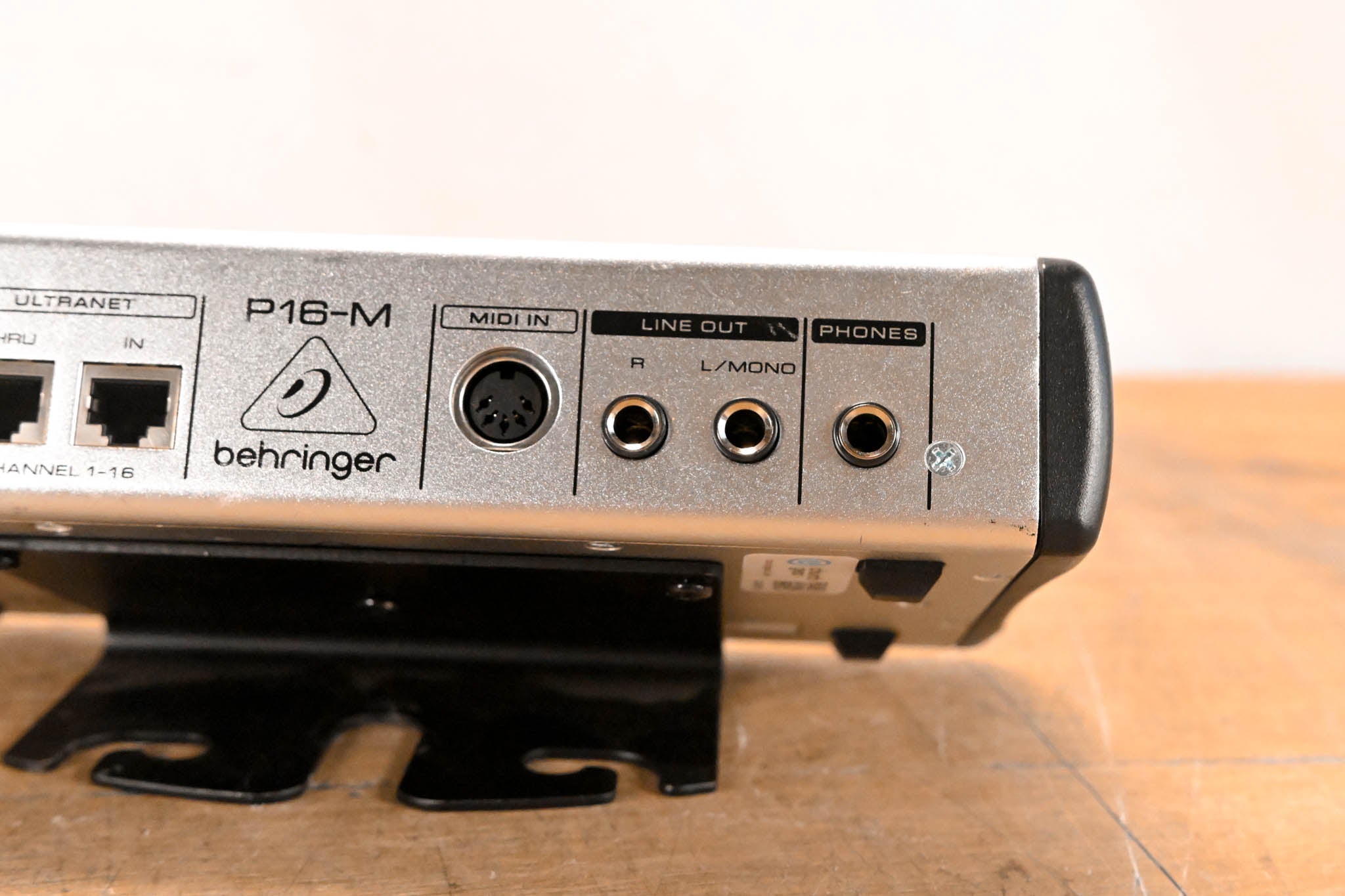 Behringer Powerplay P16-M 16-Channel Digital Personal Mixer