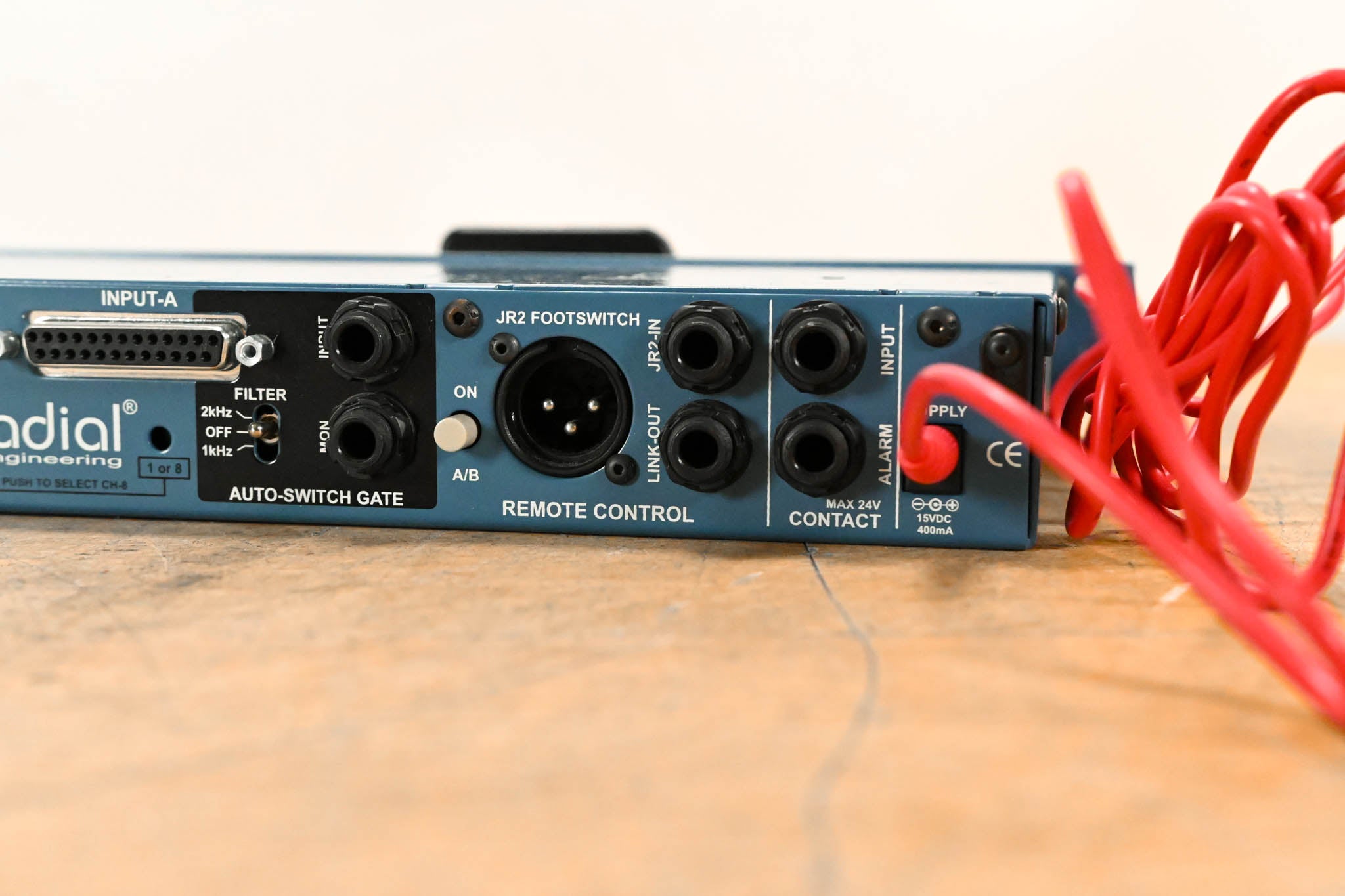 Radial Engineering SW8 MK2 8-Channel Line Level Auto-Switcher