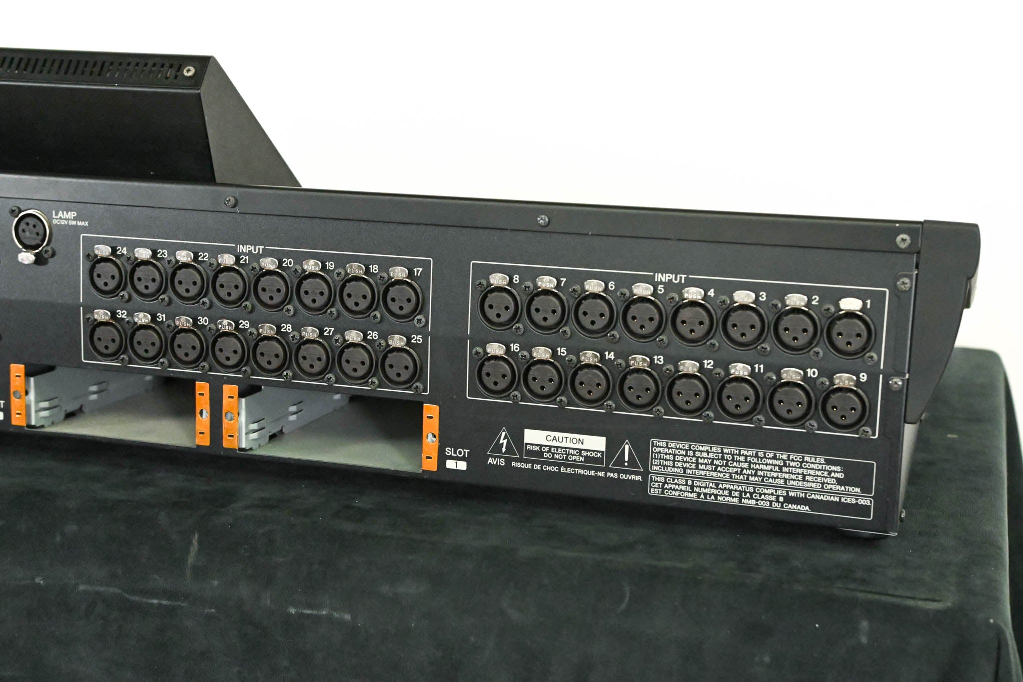 Yamaha LS9-32 32-Input Digital Mixing Console