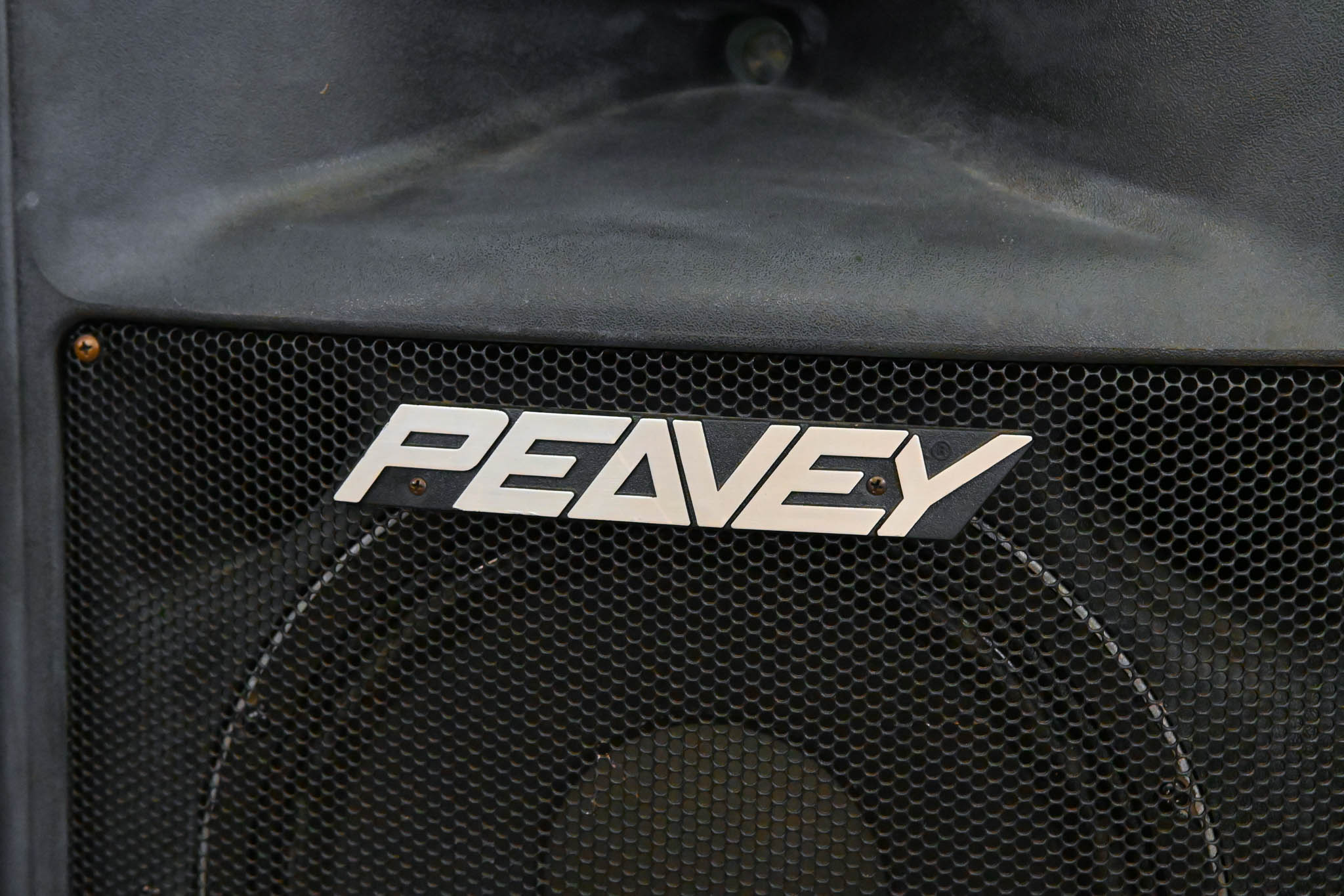 Peavey Impulse 1012p Biamped Powered Speaker (PAIR)