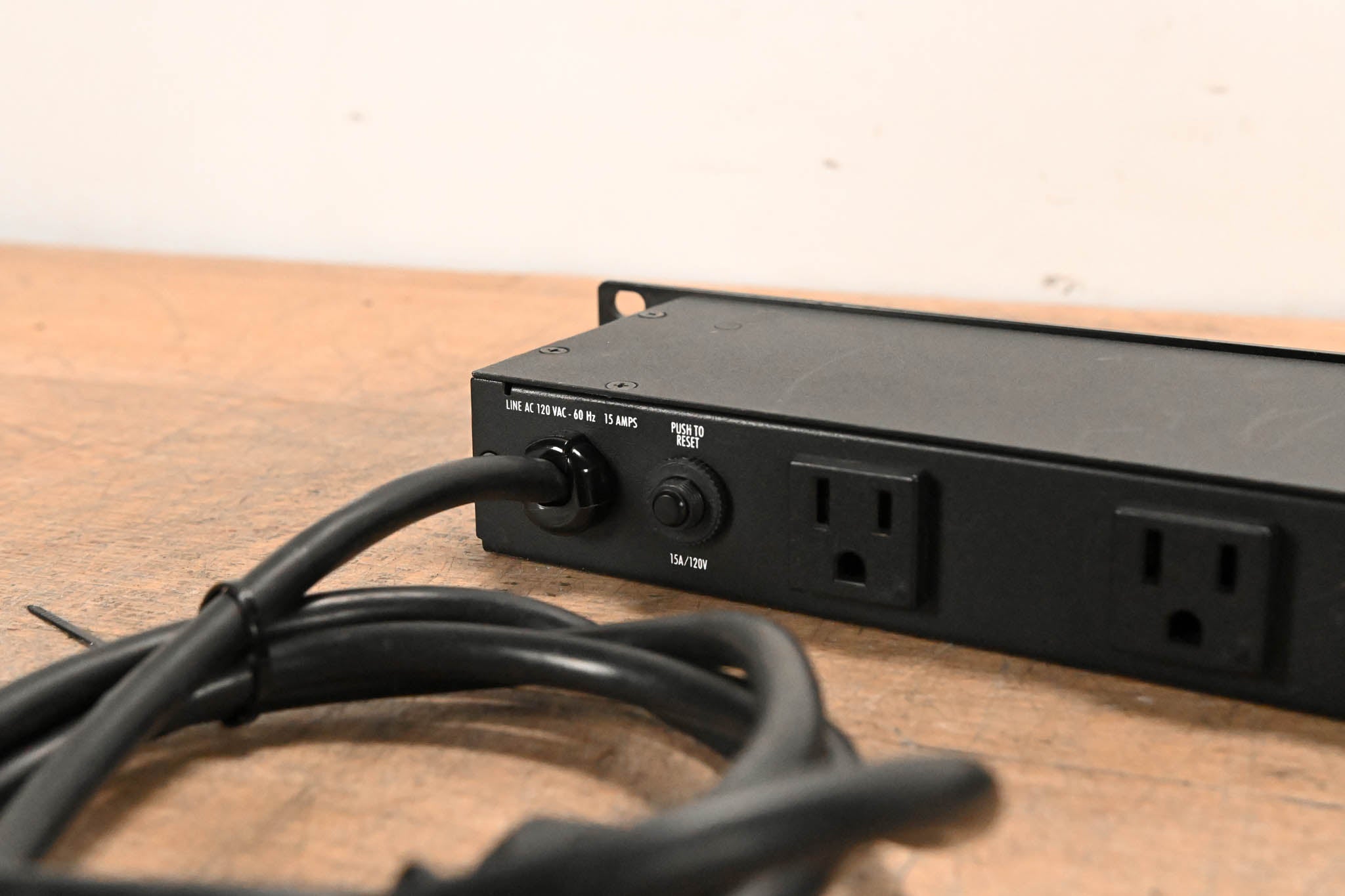 Furman M-8x2 8-Outlet Power Conditioner