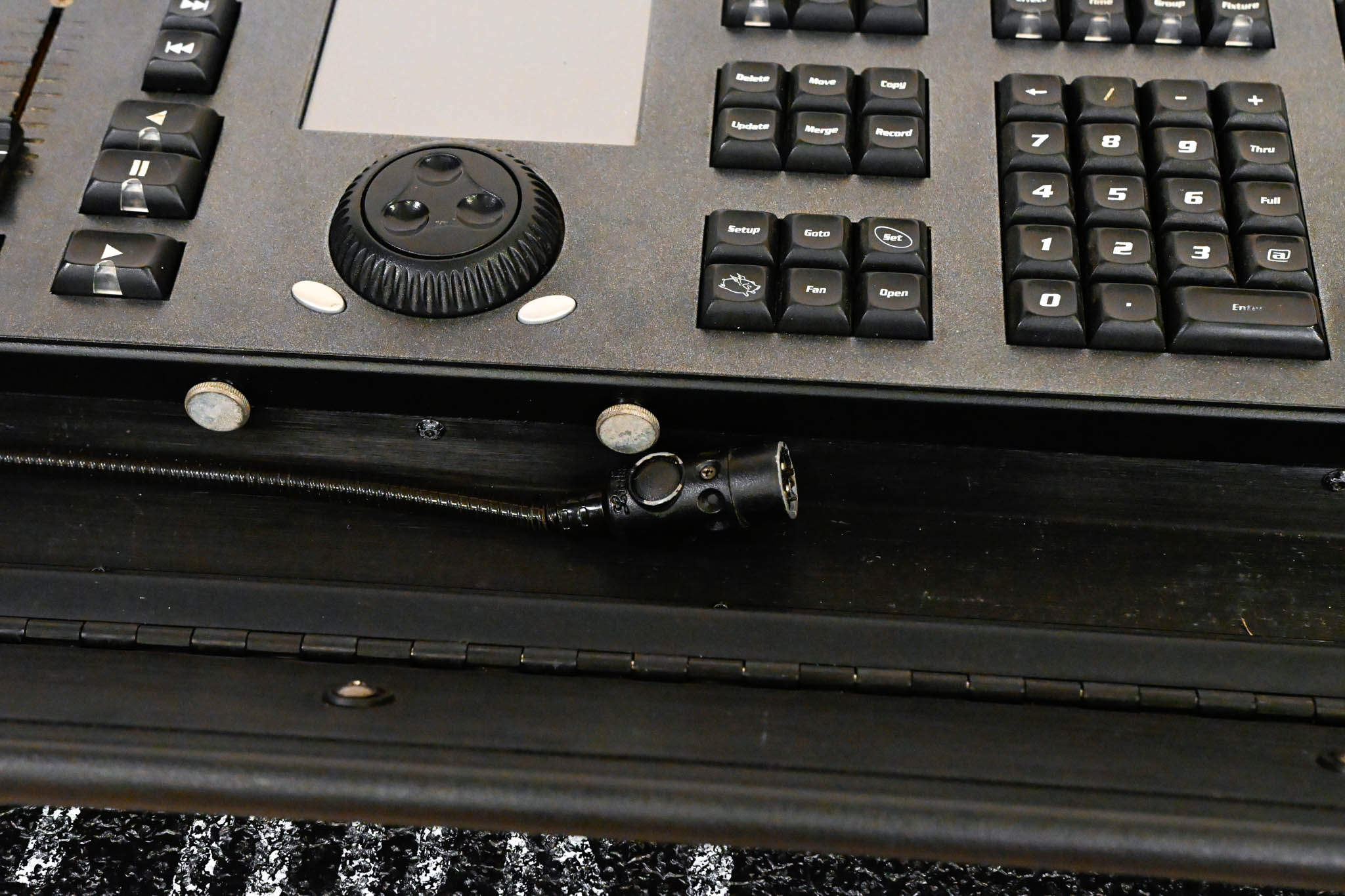 High End Systems Hog 4 Lighting Control Console with Road Case