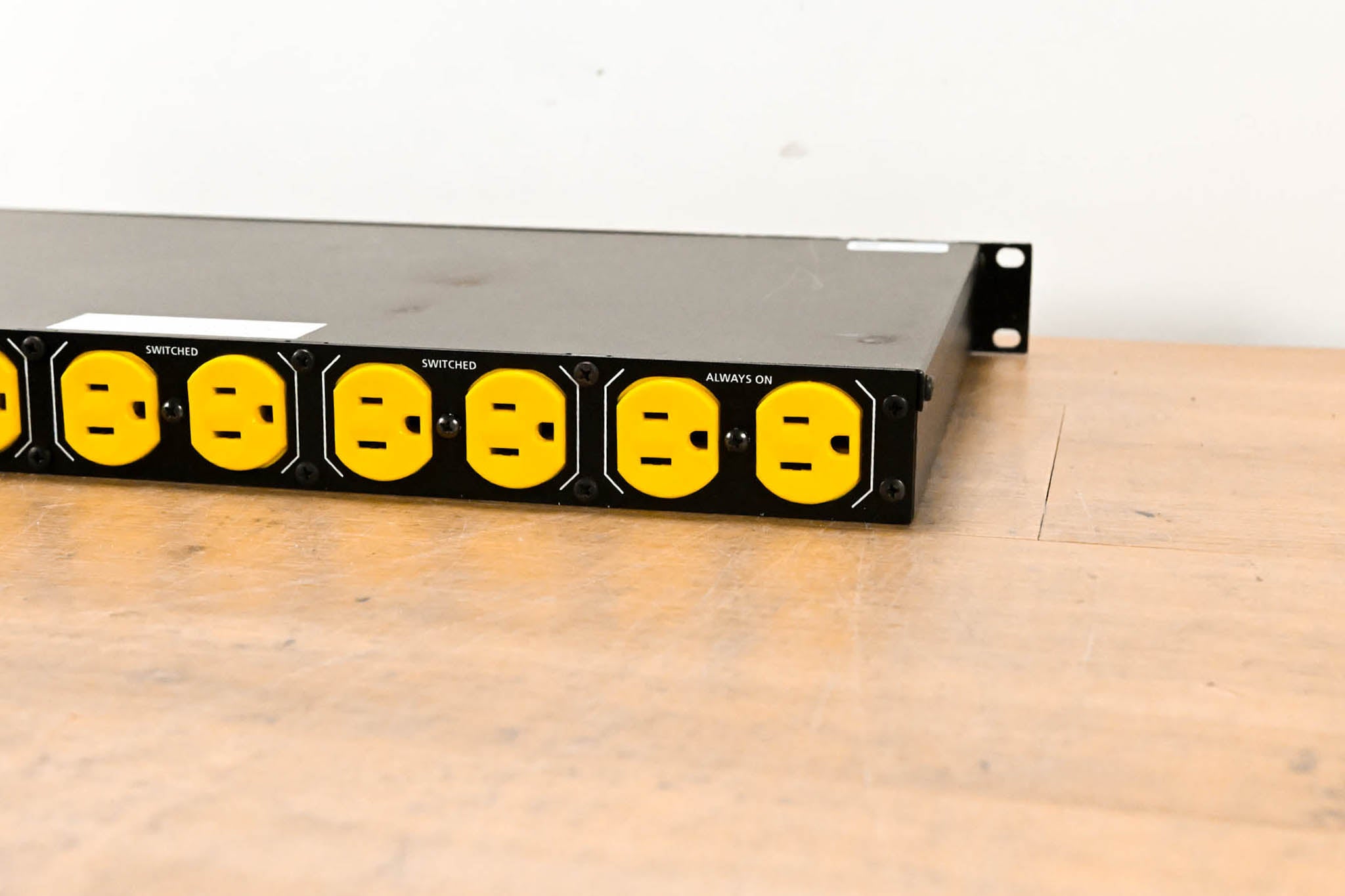 SurgeX SX1115-RL Rackmountable 8-Outlet Power Conditioner
