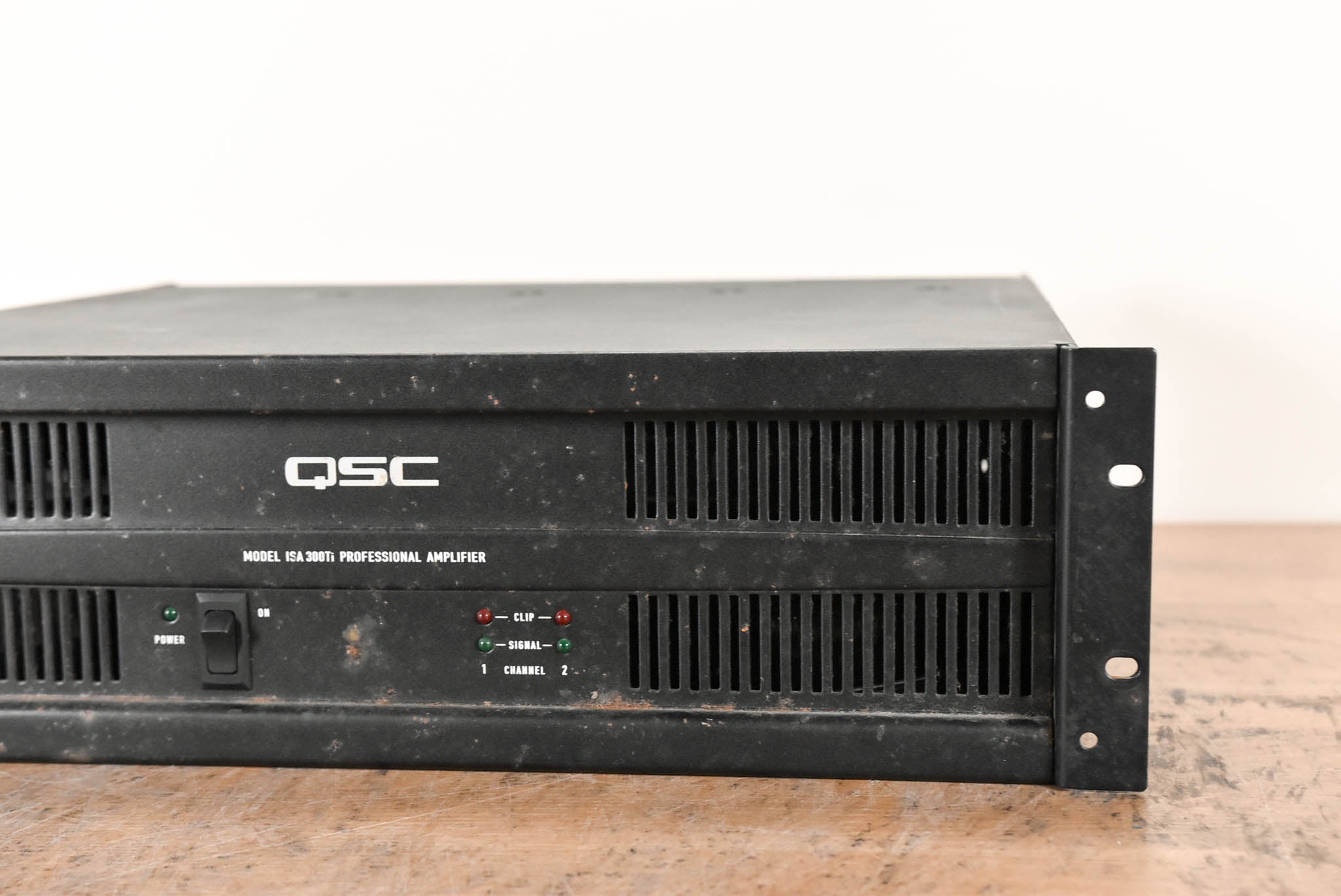 QSC ISA300Ti Two-Channel Power Amplifier