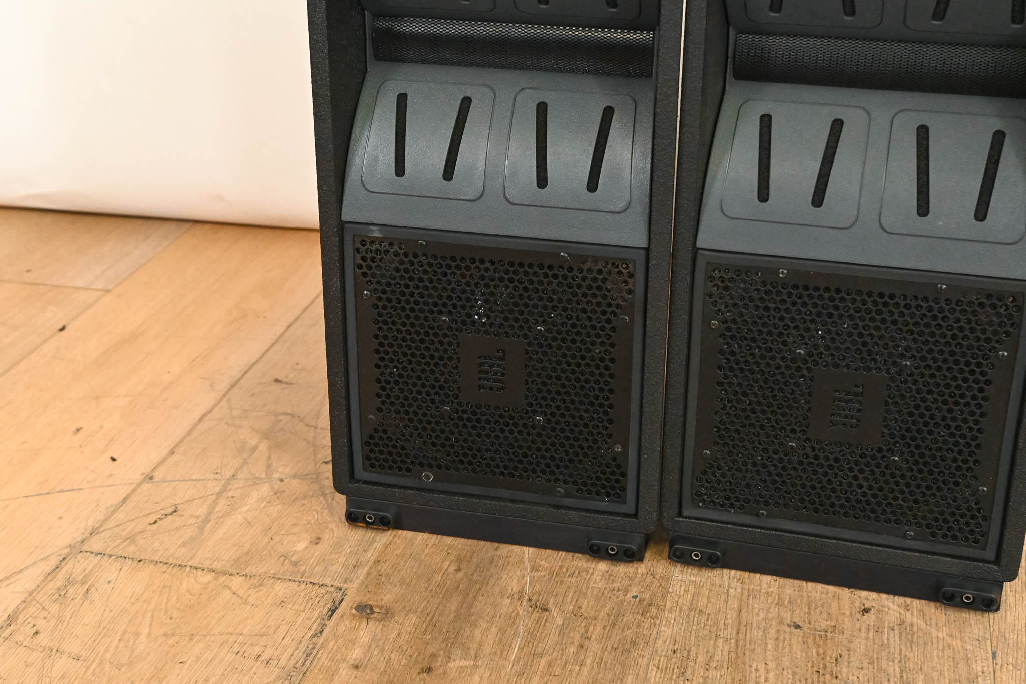 JBL VT4886 Dual 6.5" Passive Compact Line Array Loudspeakers (PAIR)