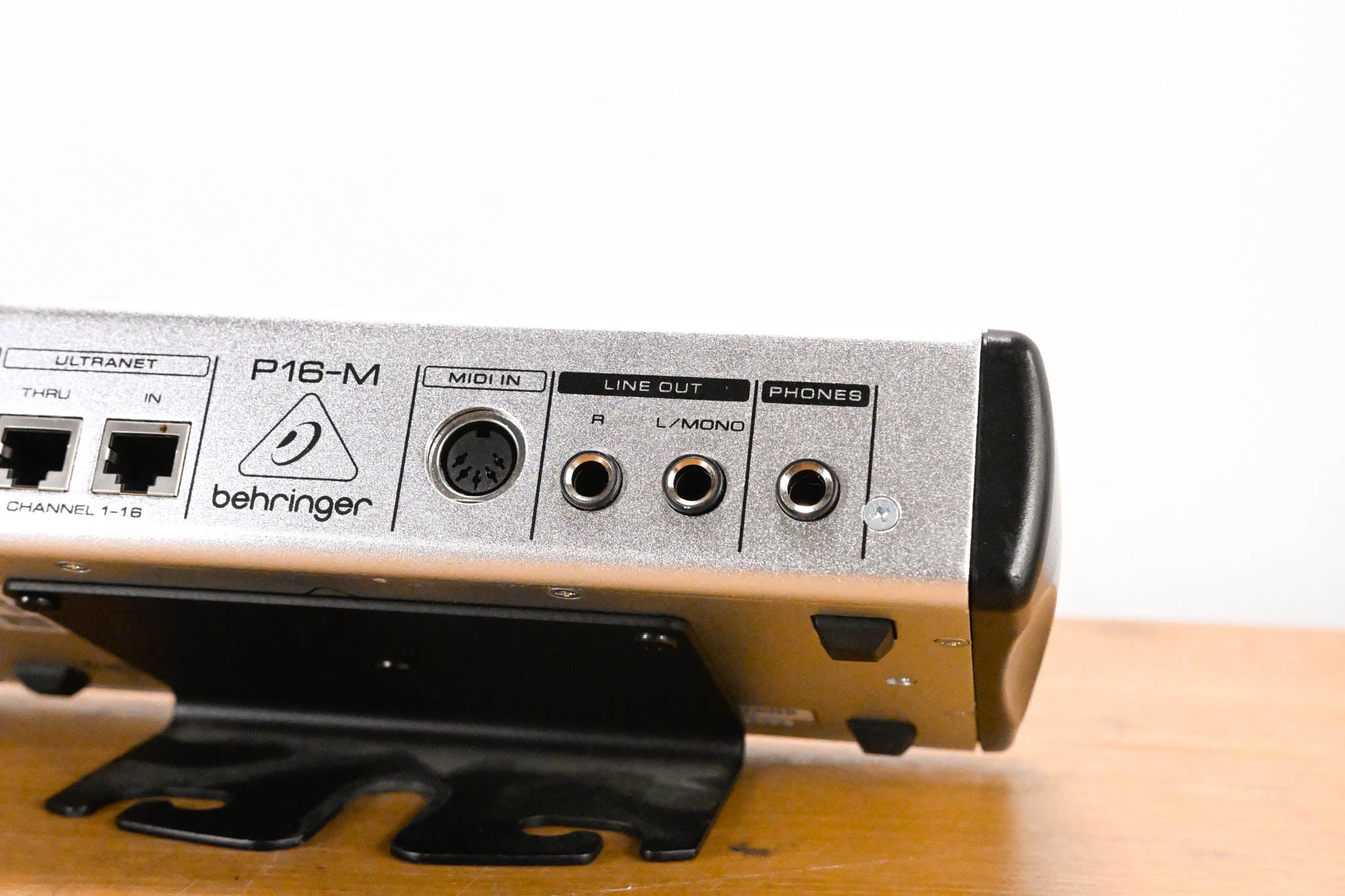 Behringer Powerplay P16-M 16-Channel Digital Personal Mixer