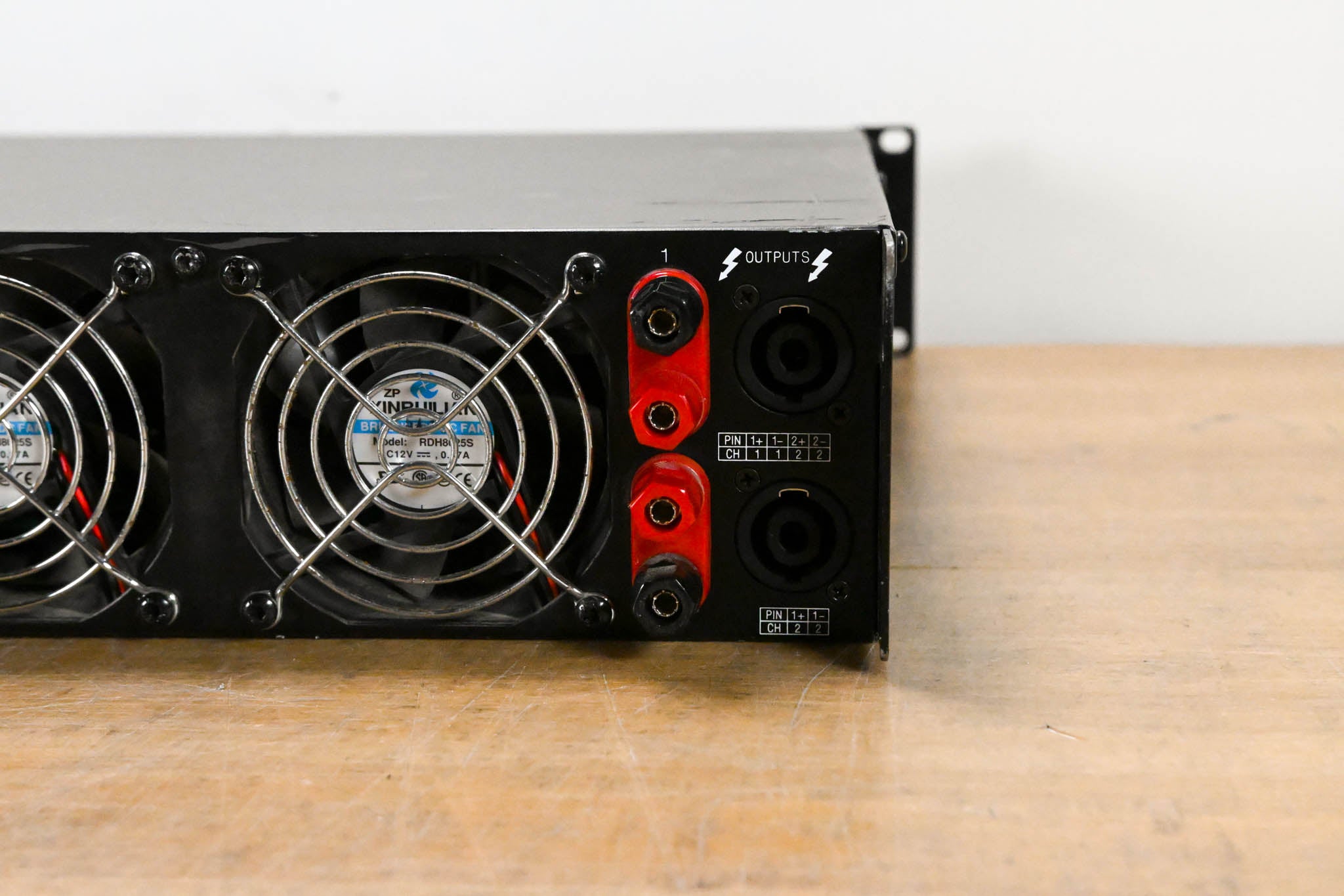 Crown XLS 402 2-Channel Power Amplifier