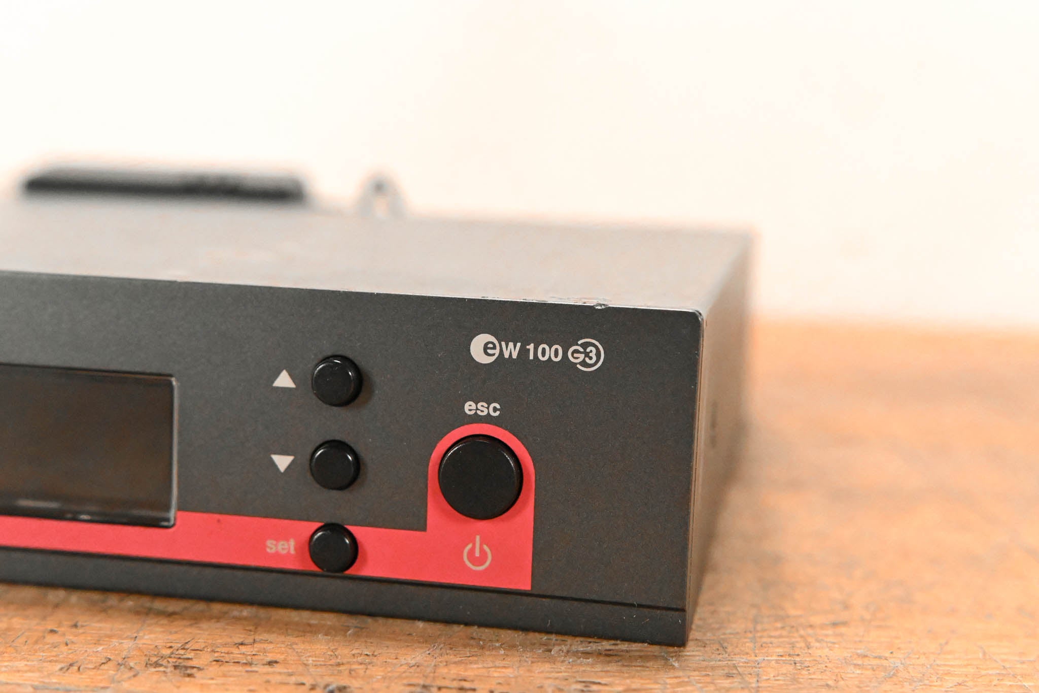 Sennheiser EM 100 G3 Wireless Receiver - G Range: 566-608 MHz