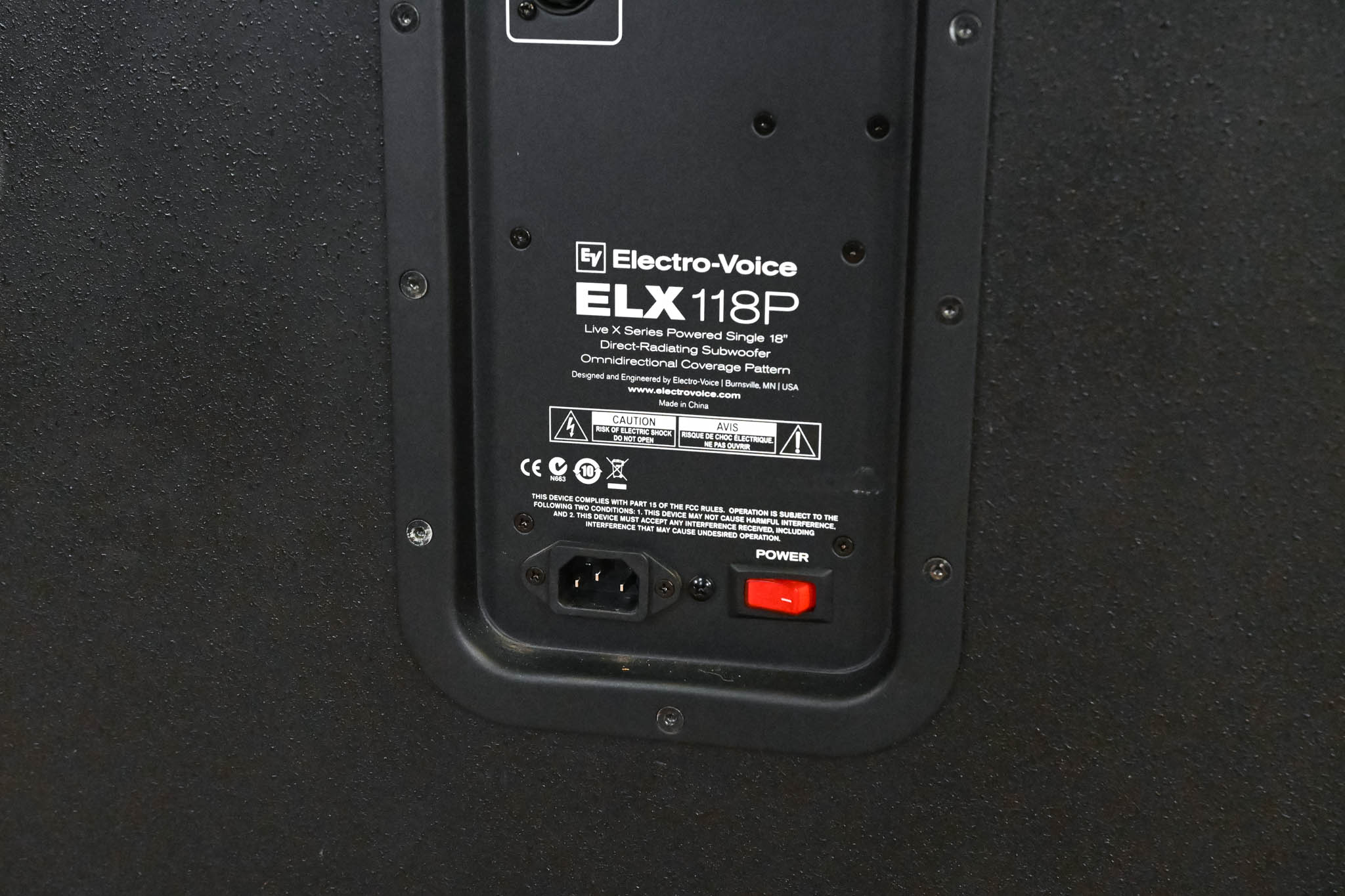 Electro-Voice (EV) ELX118P 700W 18" Powered Subwoofer