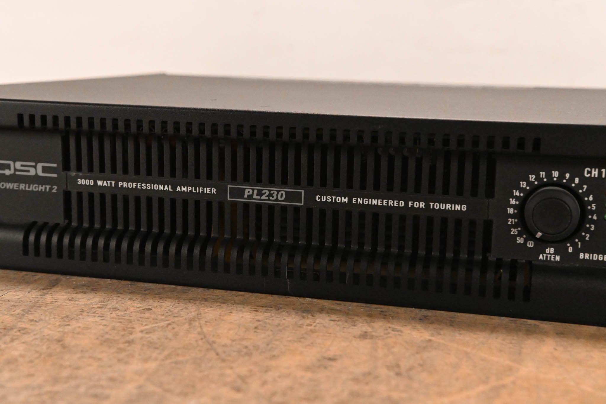 QSC PL230 PowerLight 2 Series 2-Channel 1500W Power Amplifier