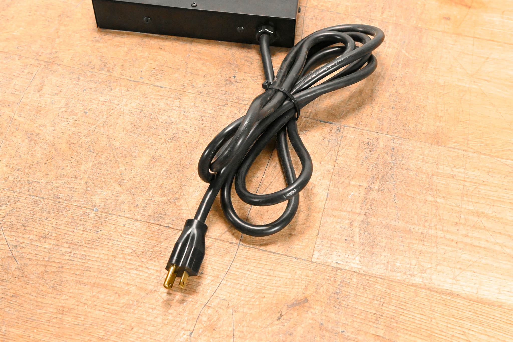 Lowell ACSP-2002-VTE Compact Surge Suppressor