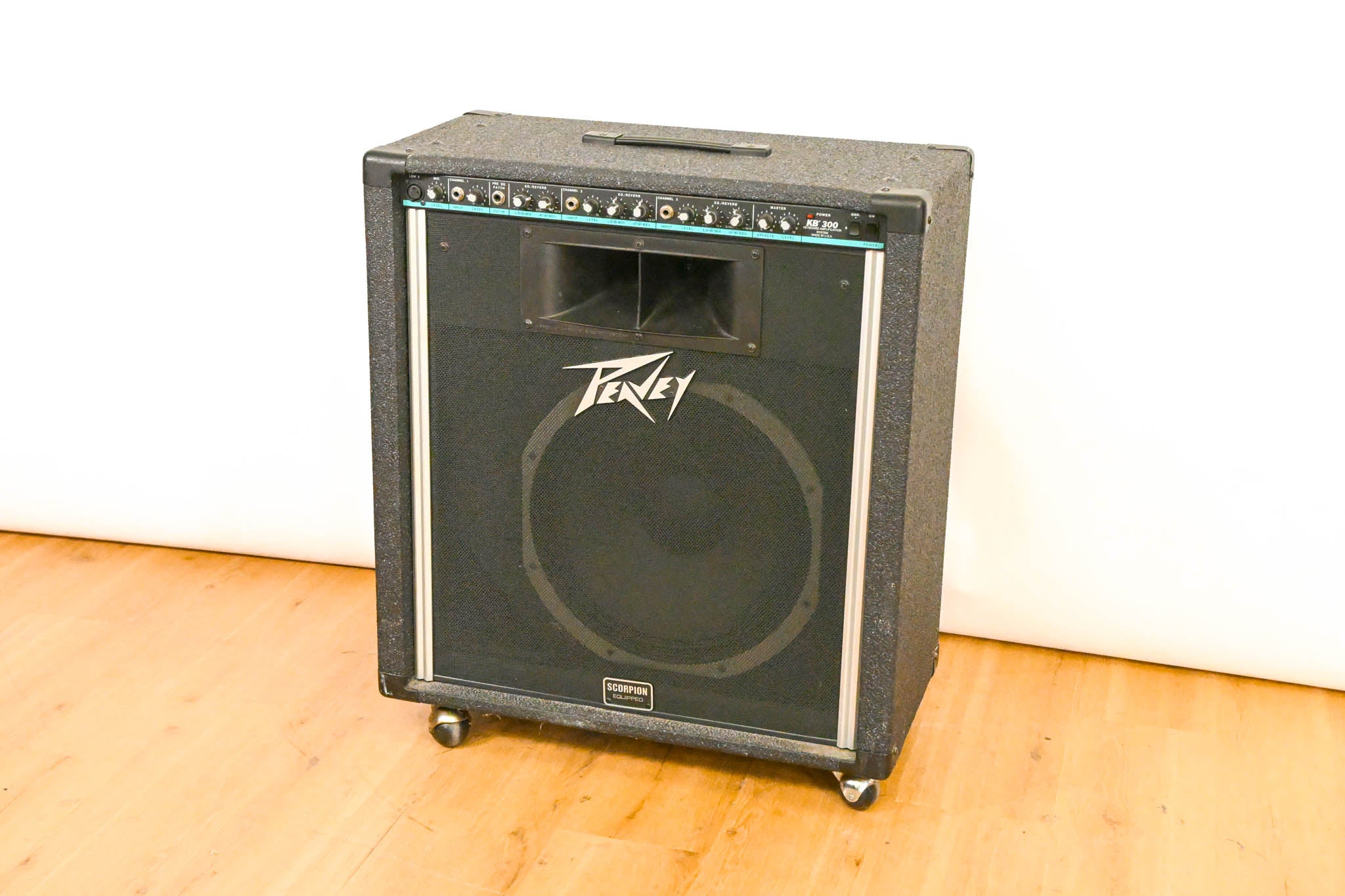 Peavey KB300 300W 1x15" Keyboard Amplifier with Scorpion Speaker