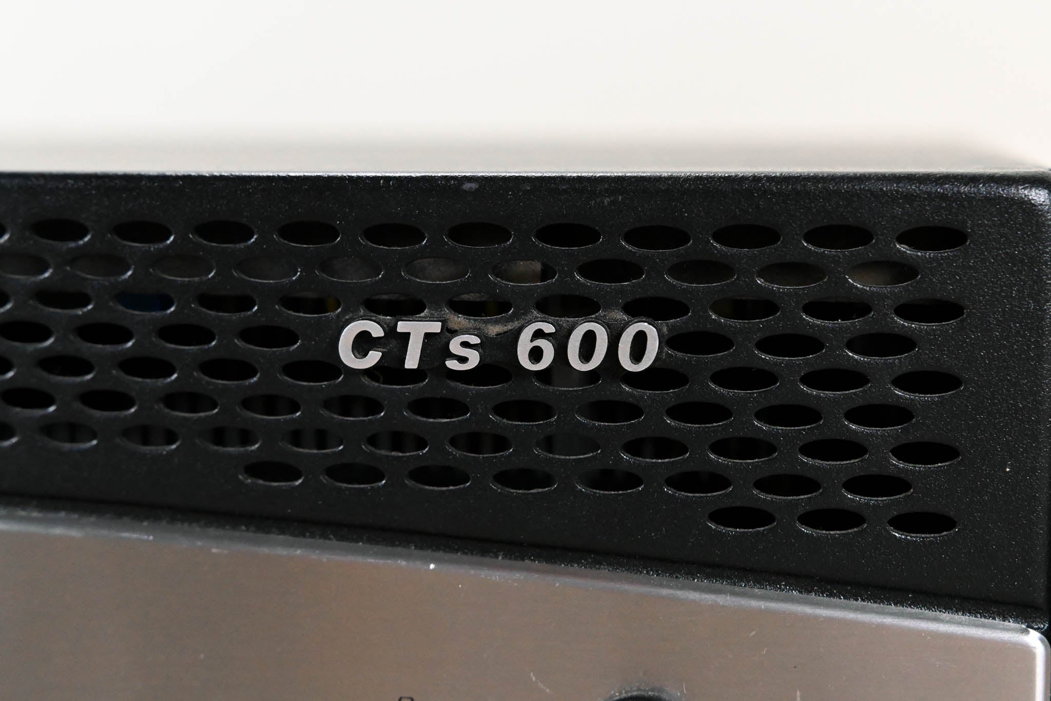 Crown CTs 600 2-Channel Power Amplifier