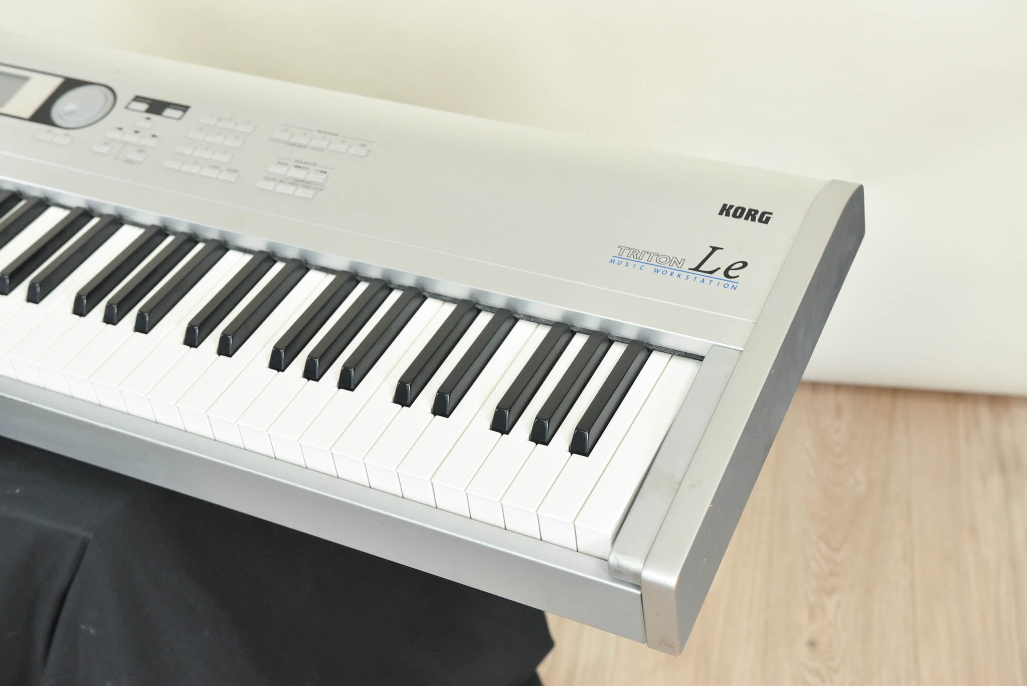 Korg TRITON Le 88 Music Workstation Keyboard