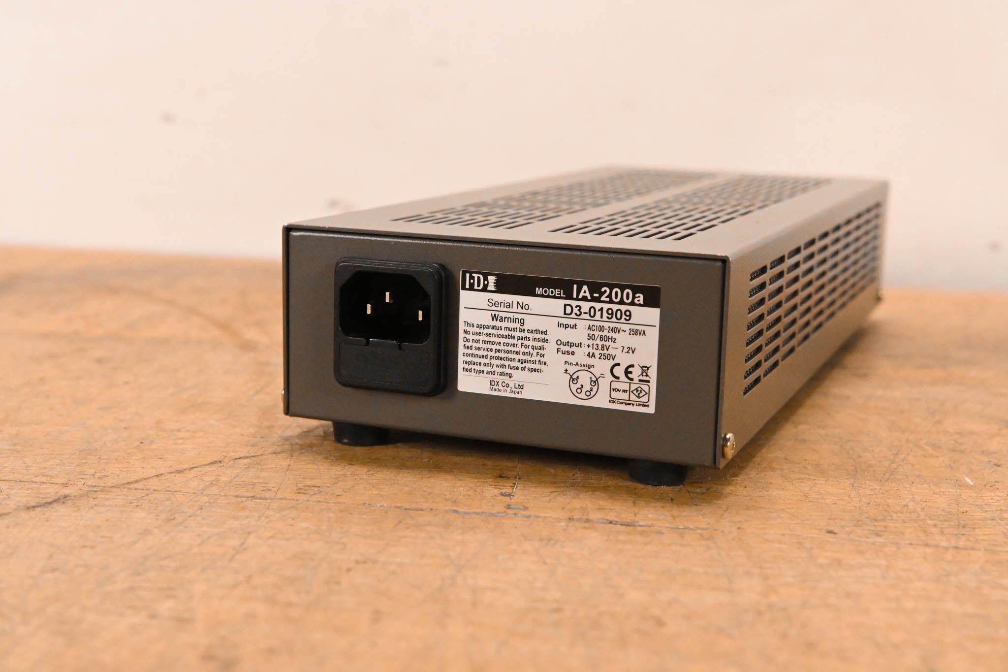 IDX System Technology IA-200a Dual-Channel Camera Power Supply
