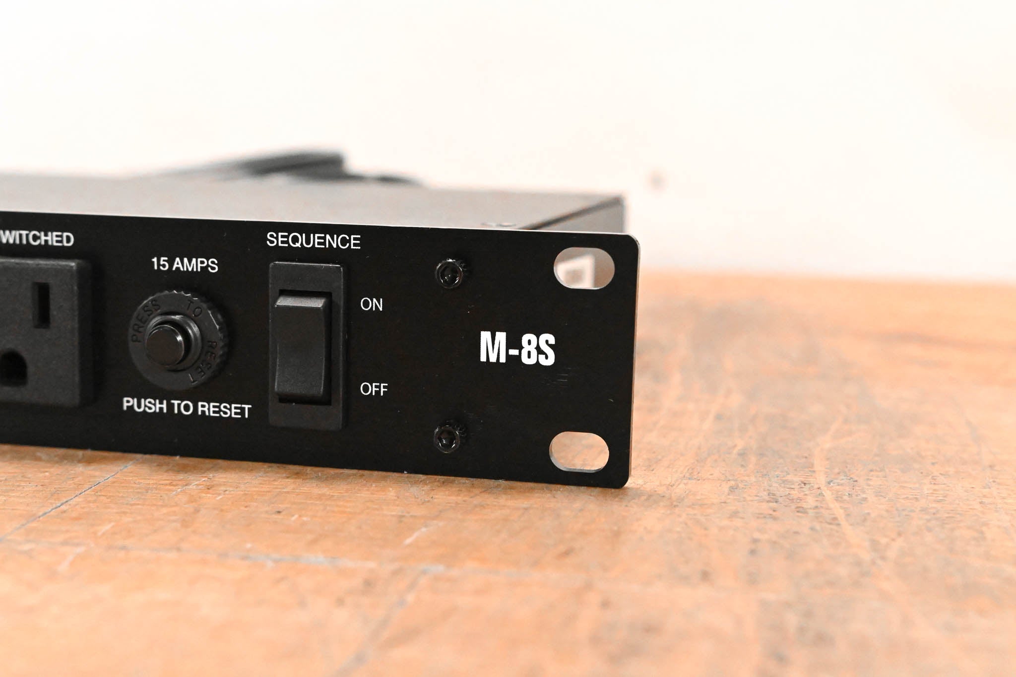 Furman M-8S 15A Standard Power Conditioner with Sequencer