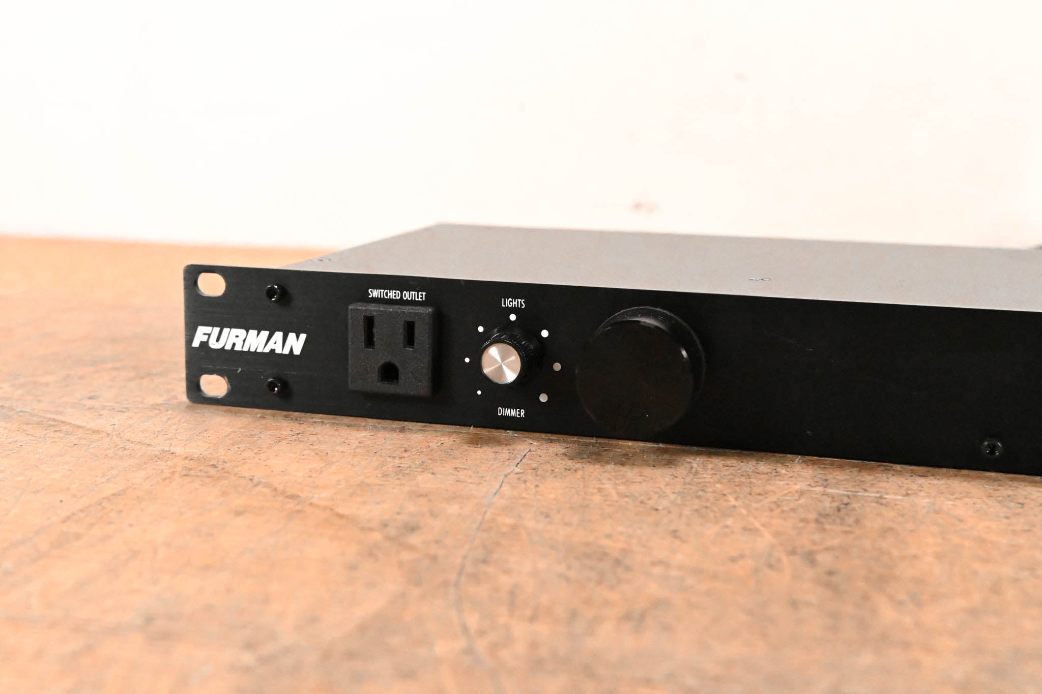 Furman M-8Lx 15A Merit Series Power Conditioner with Lights